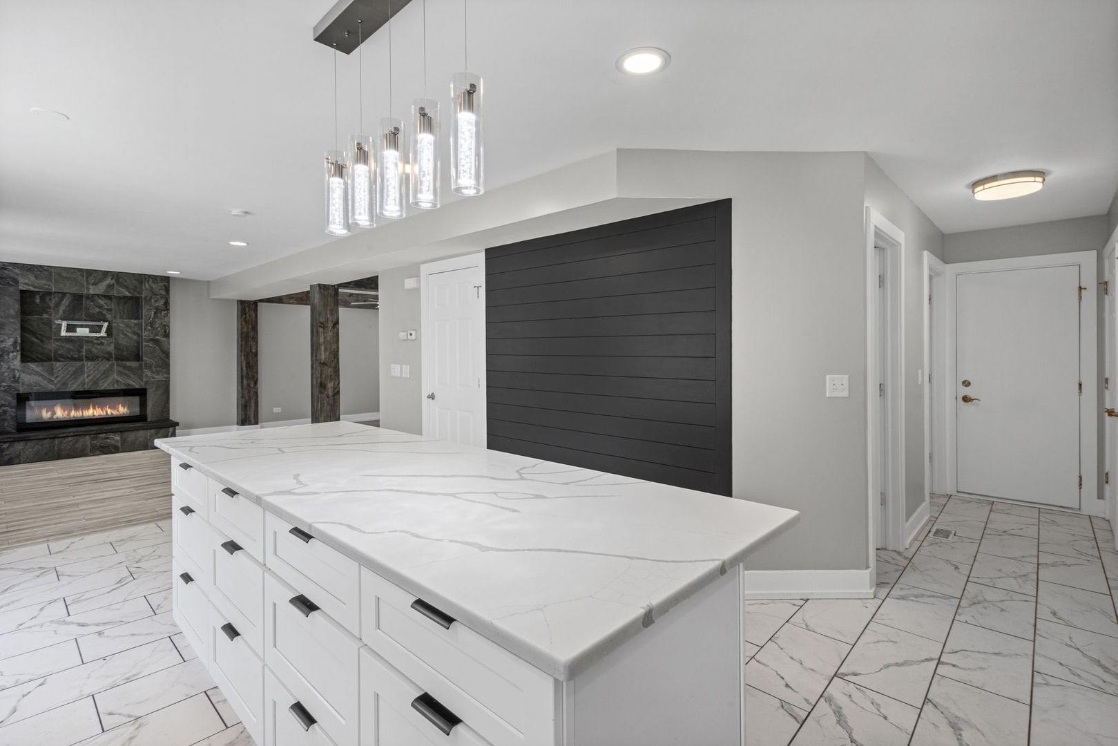 5117 Woodmere Court Property Photo 9