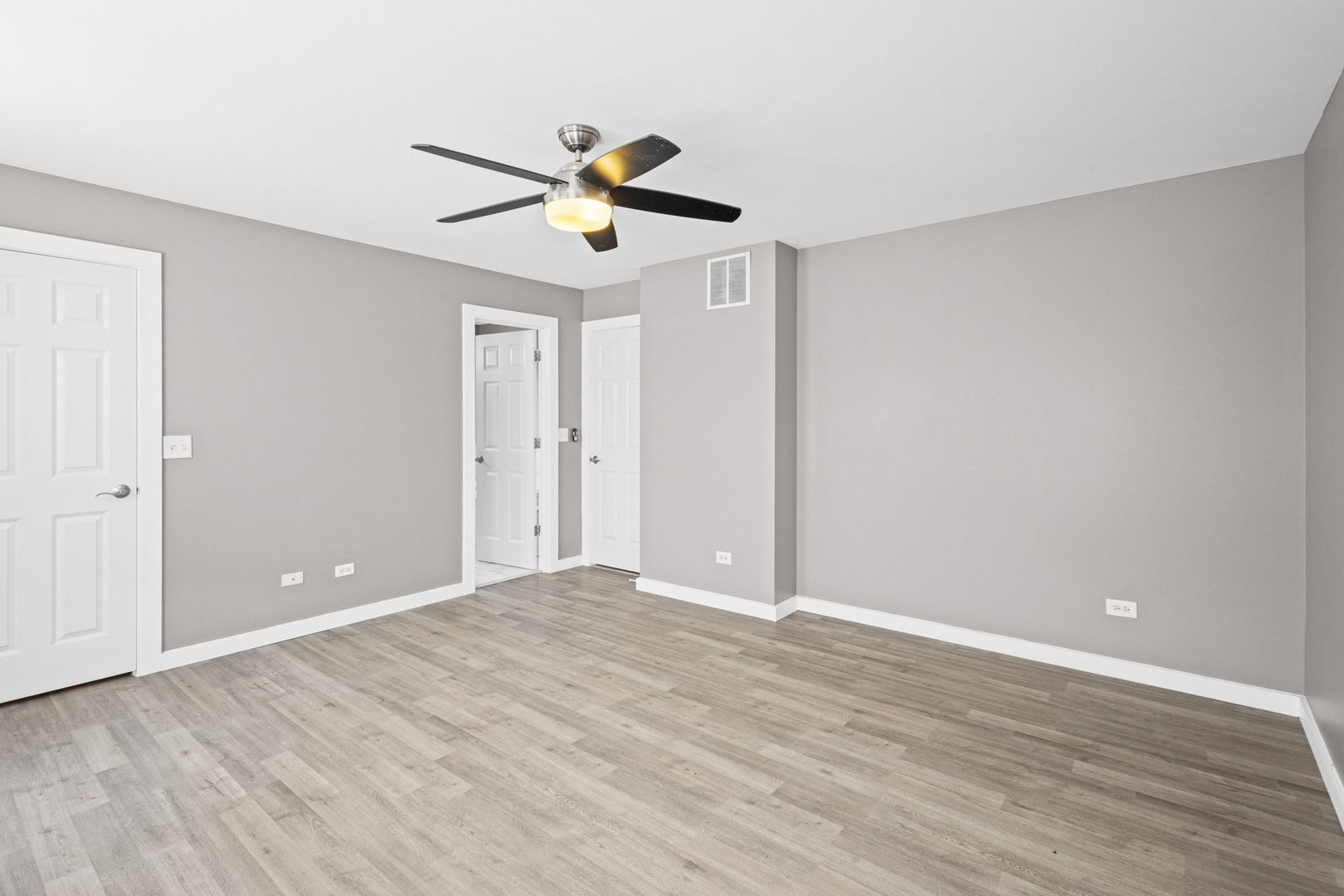 5117 Woodmere Court Property Photo 17
