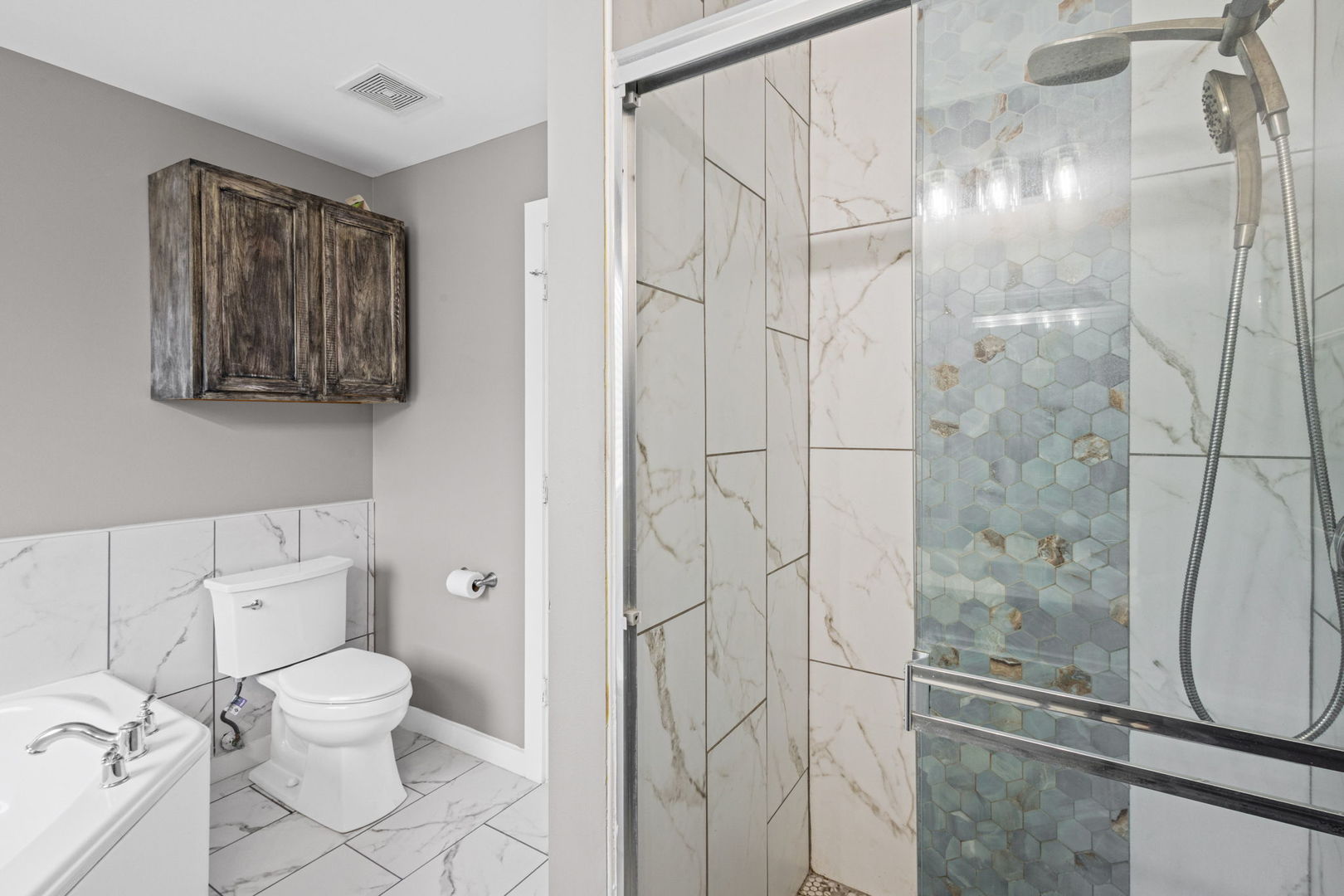 5117 Woodmere Court Property Photo 19