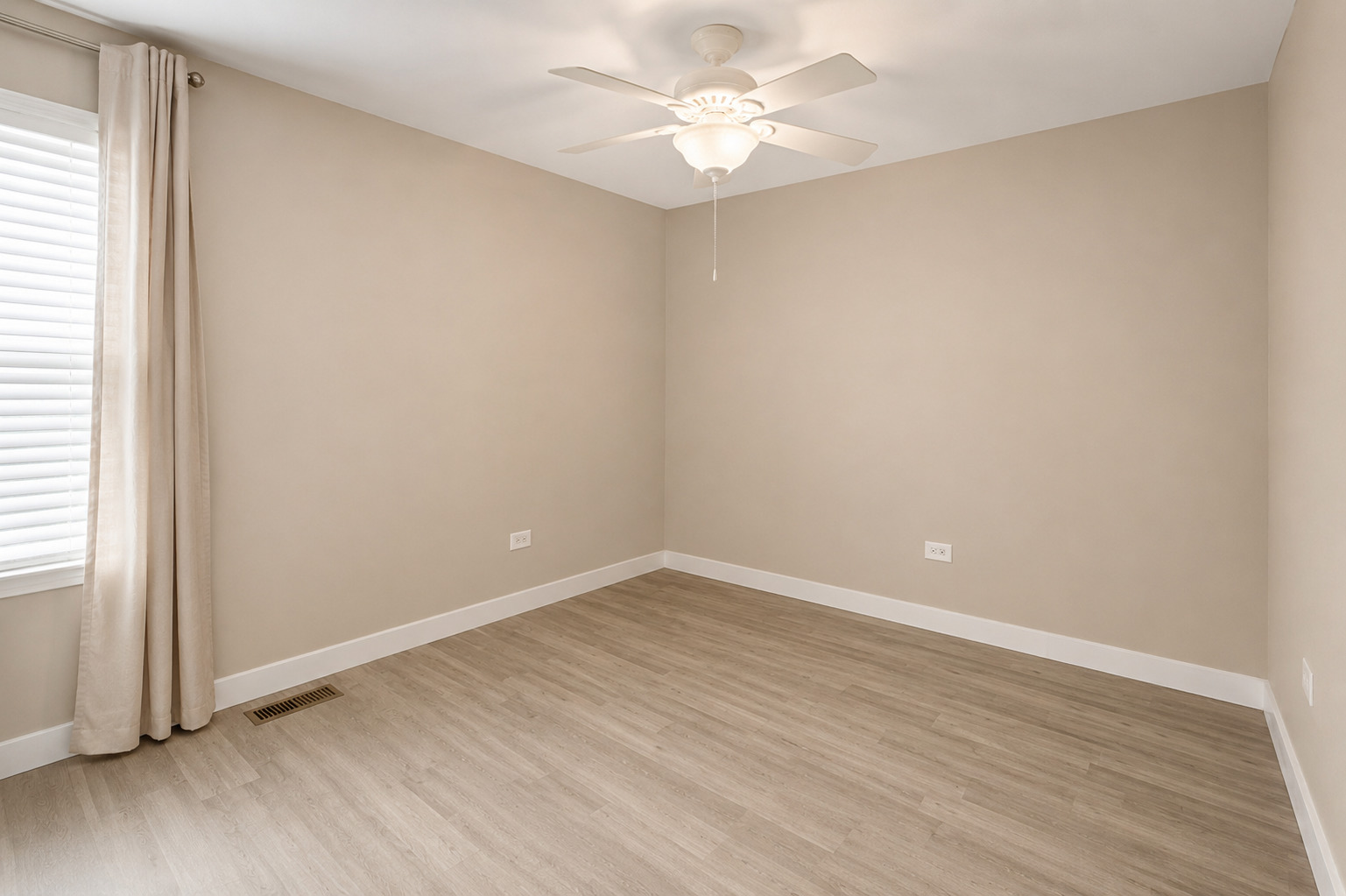 5117 Woodmere Court Property Photo 20