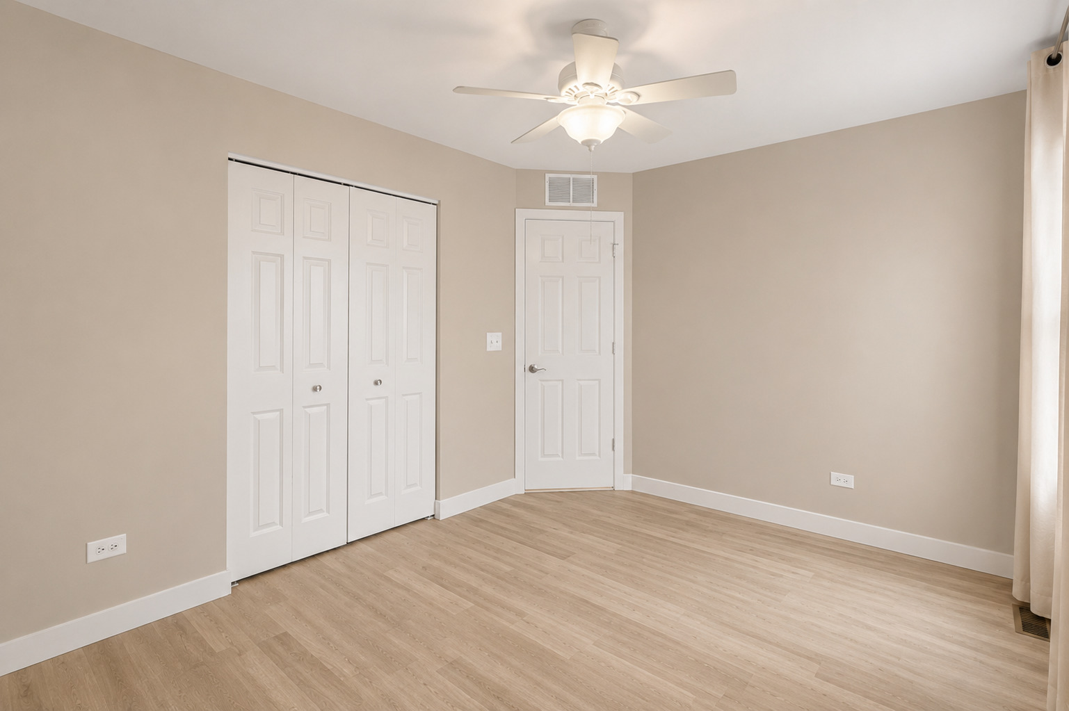 5117 Woodmere Court Property Photo 22