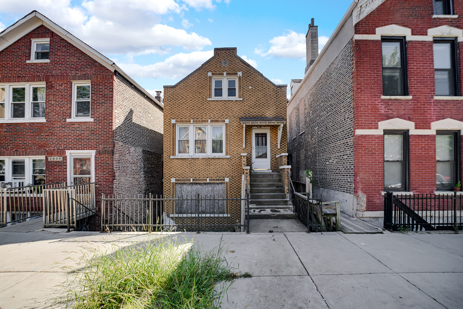 2041 W 22nd Place Property Photo 1