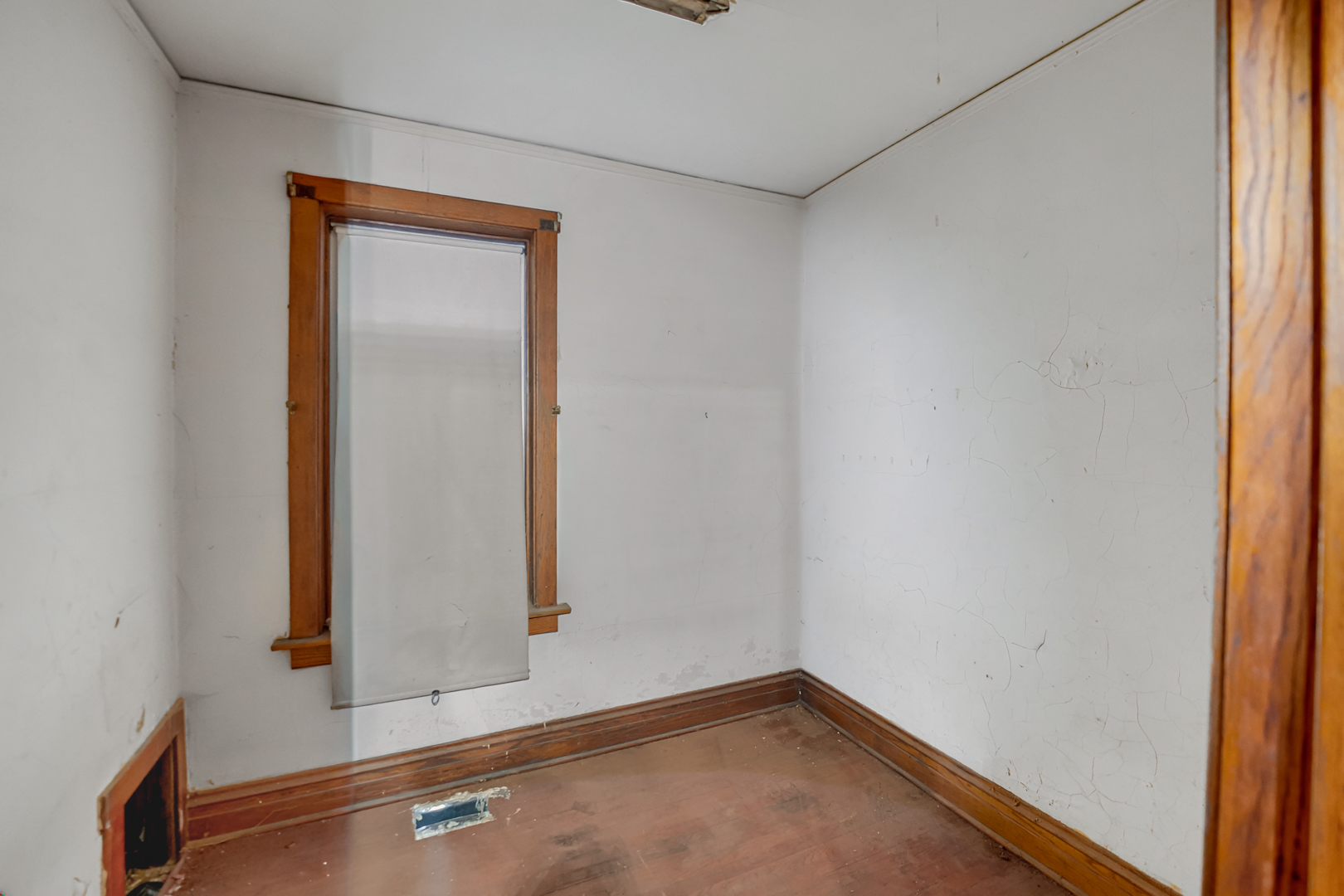 2041 W 22nd Place Property Photo 6