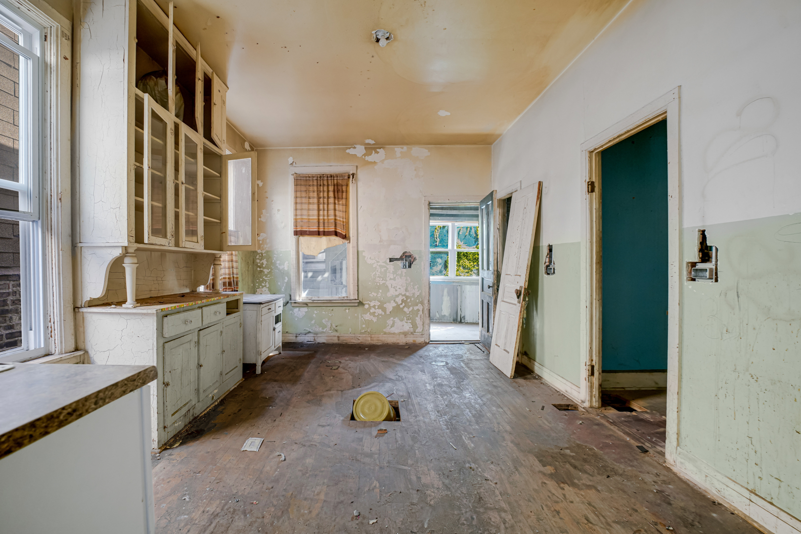 2041 W 22nd Place Property Photo 12