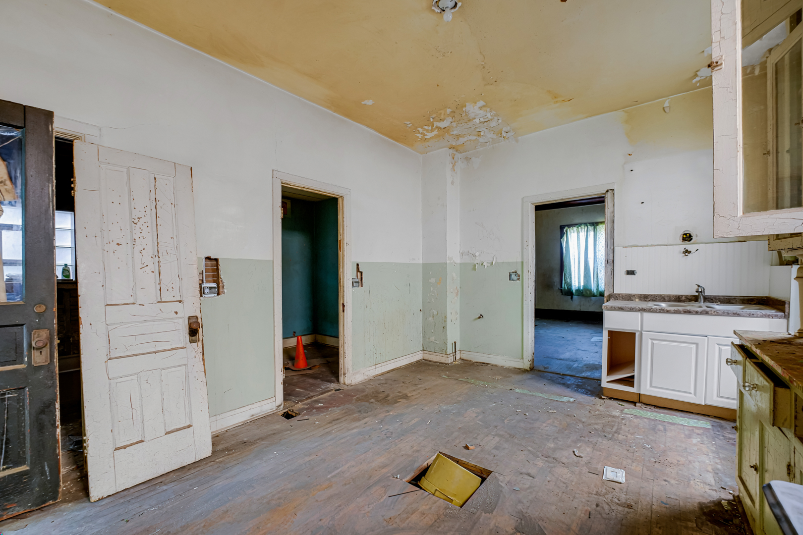 2041 W 22nd Place Property Photo 13