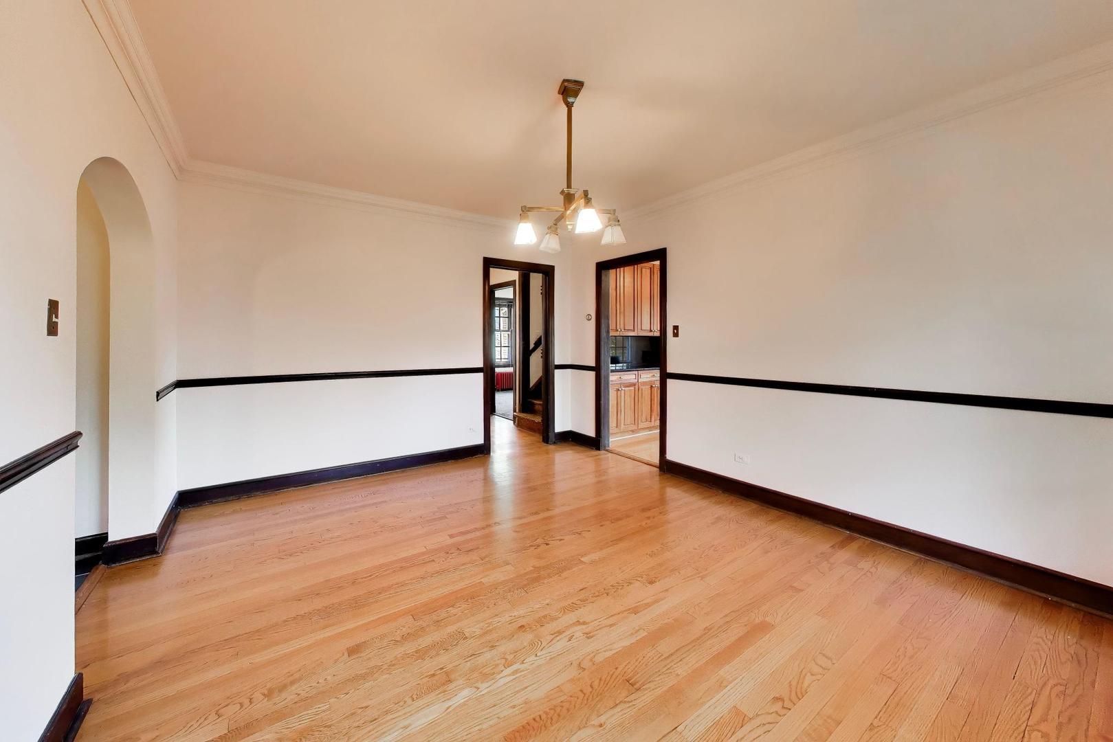 6933 N Oriole Avenue Property Photo 6