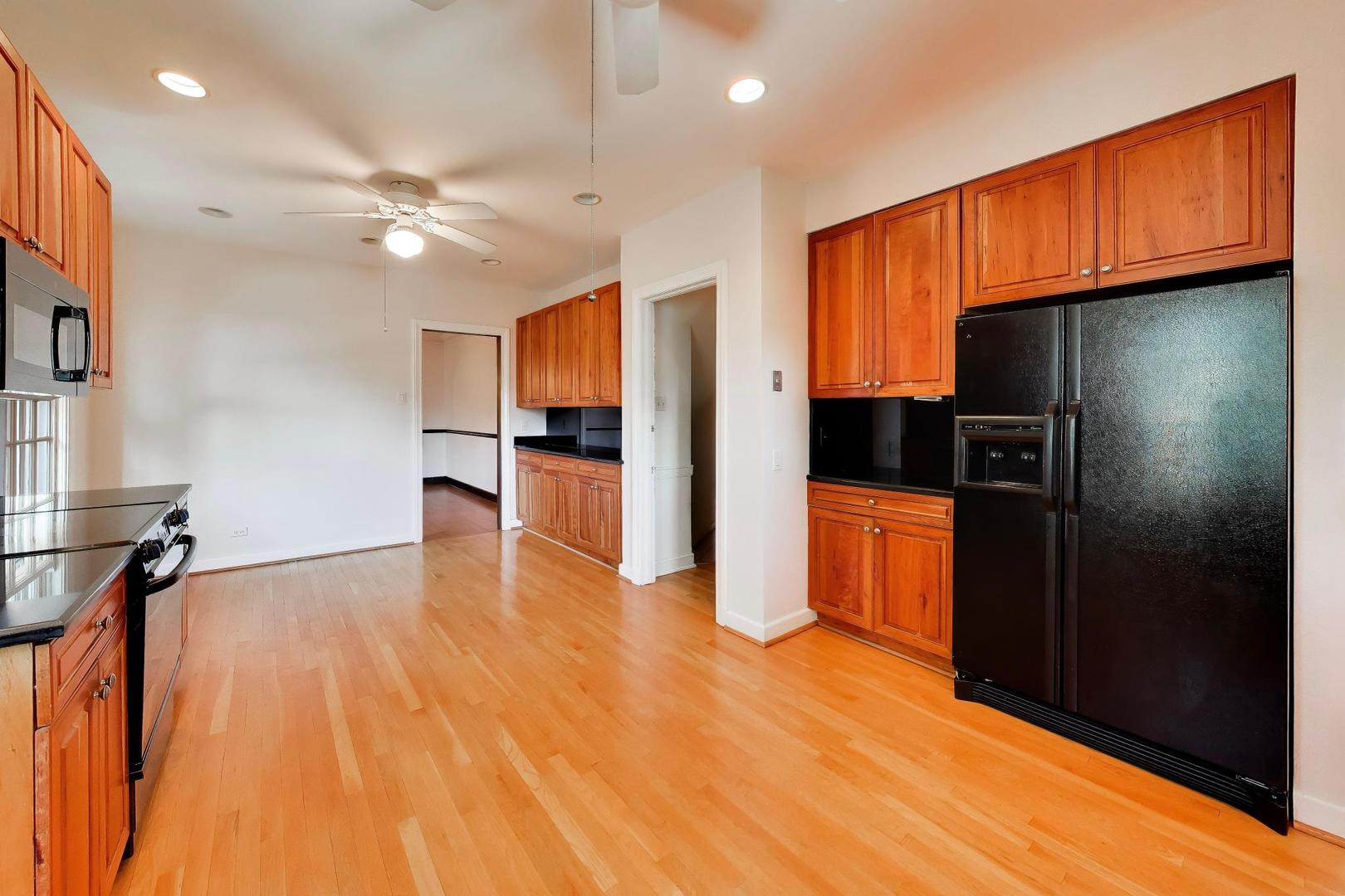 6933 N Oriole Avenue Property Photo 10