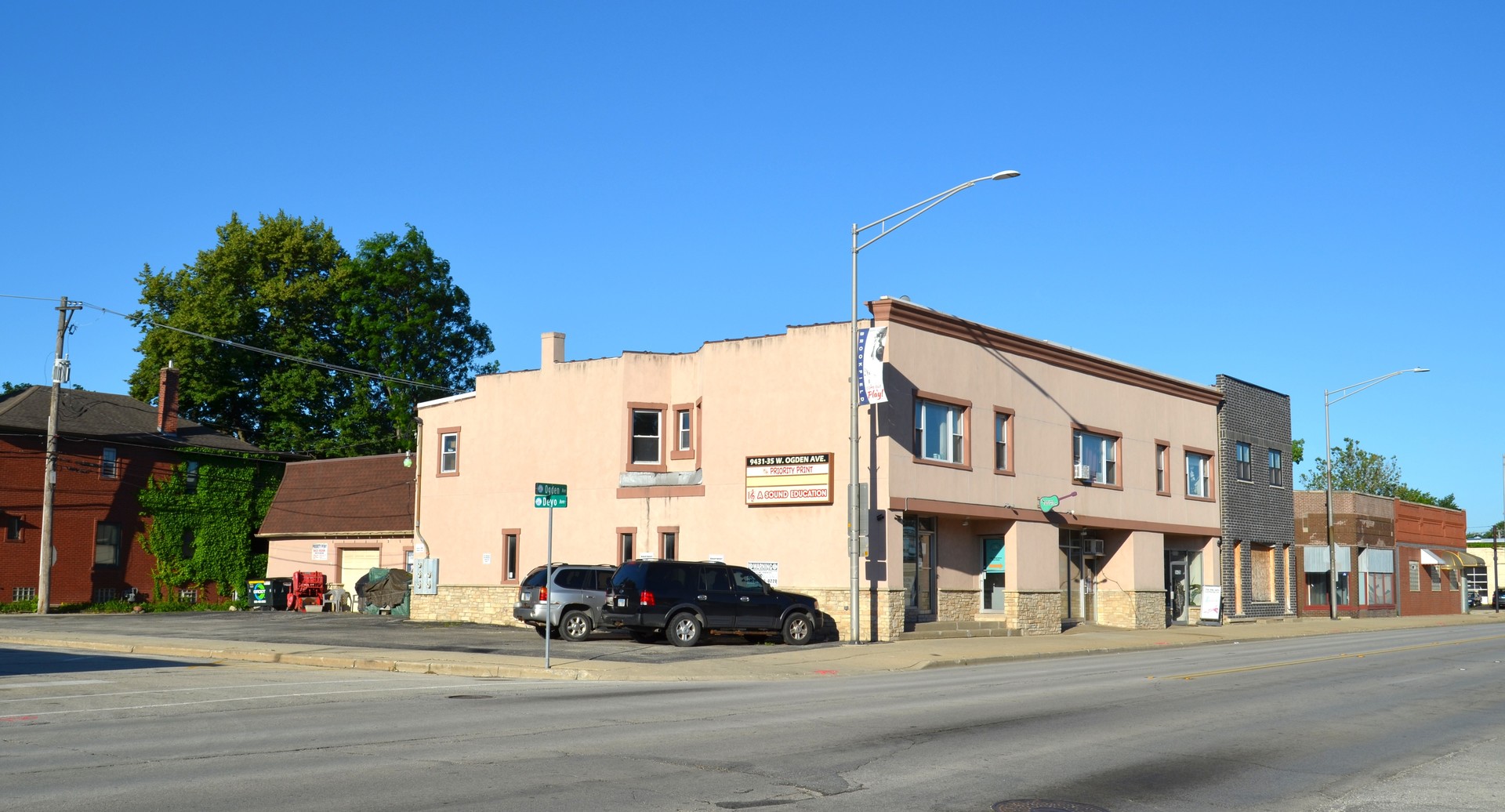 9431 Ogden Avenue Property Photo 5