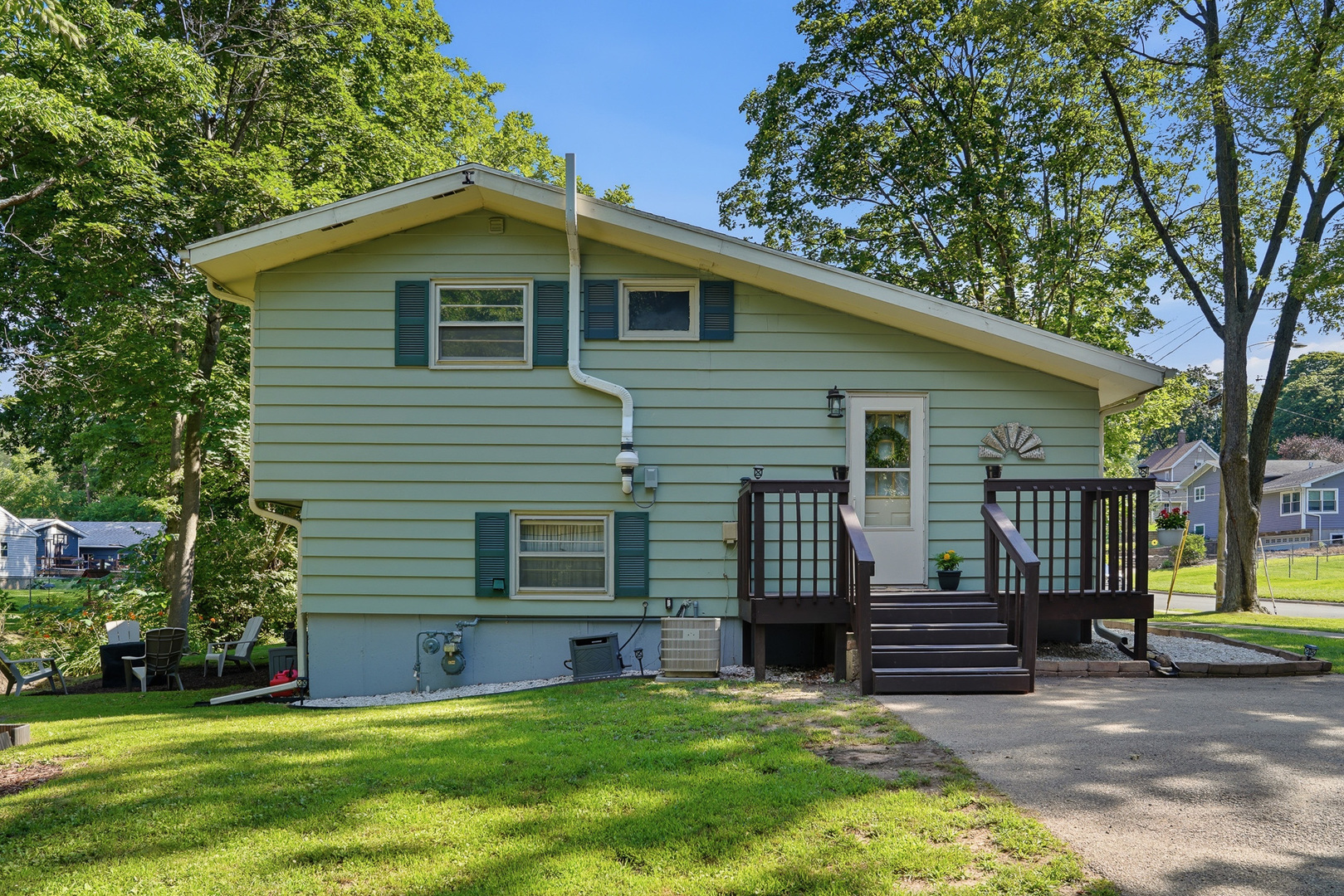 1104 Elm Place Property Photo 3