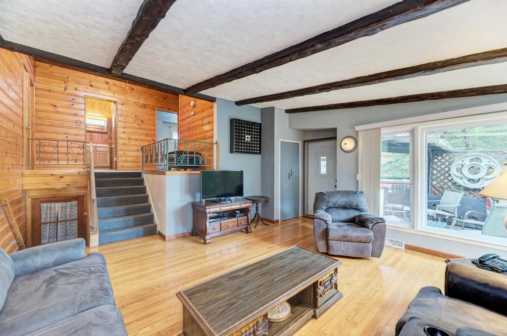 508 S Charleton Street Property Photo 3