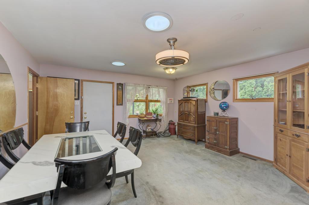 508 S Charleton Street Property Photo 7