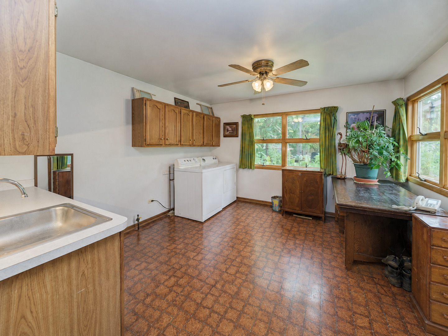 508 S Charleton Street Property Photo 13