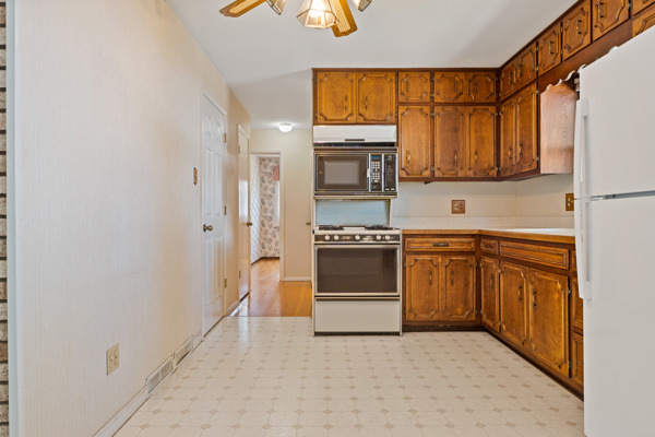 99 Indianwood Drive Property Photo 6