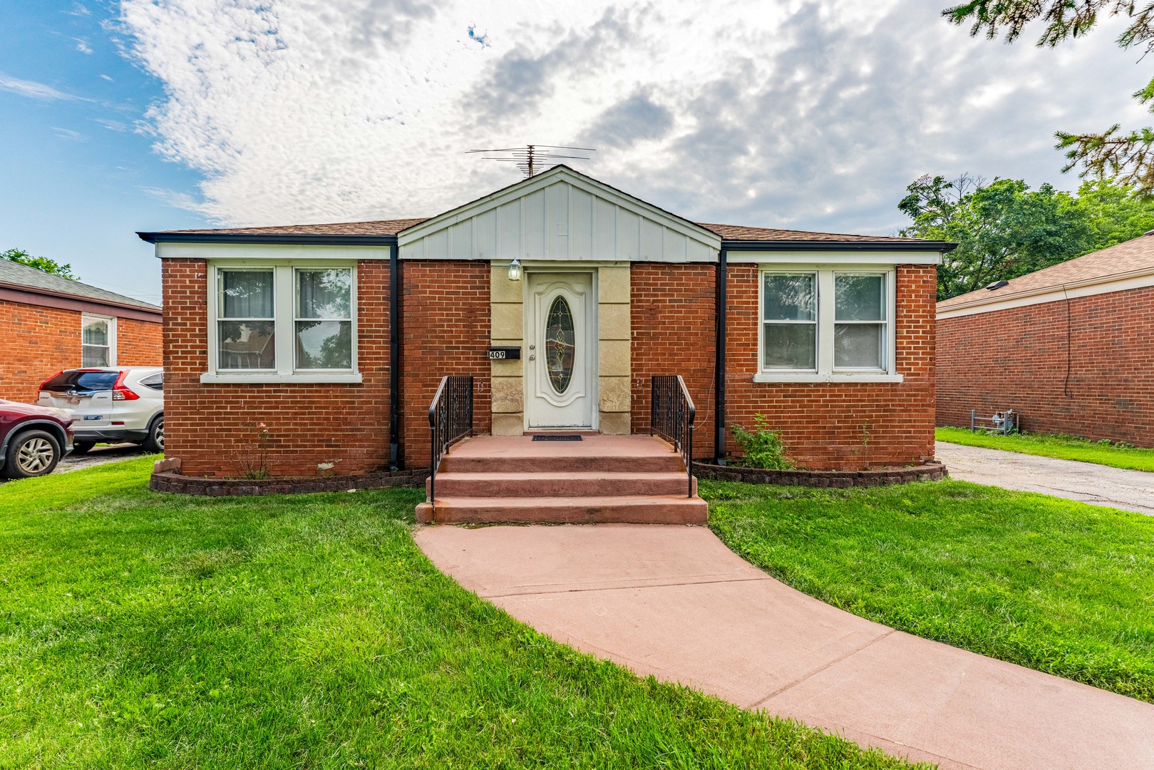 409 ENGLEWOOD Avenue Property Photo 1