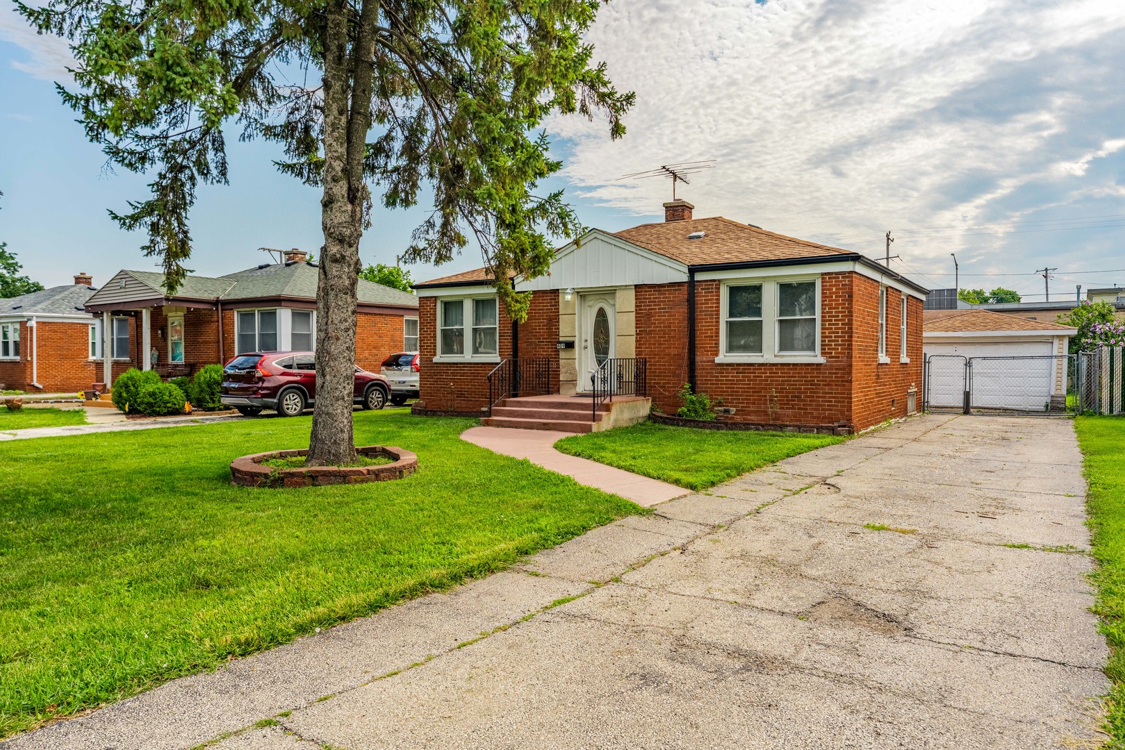 409 Englewood Avenue Property Photo 3