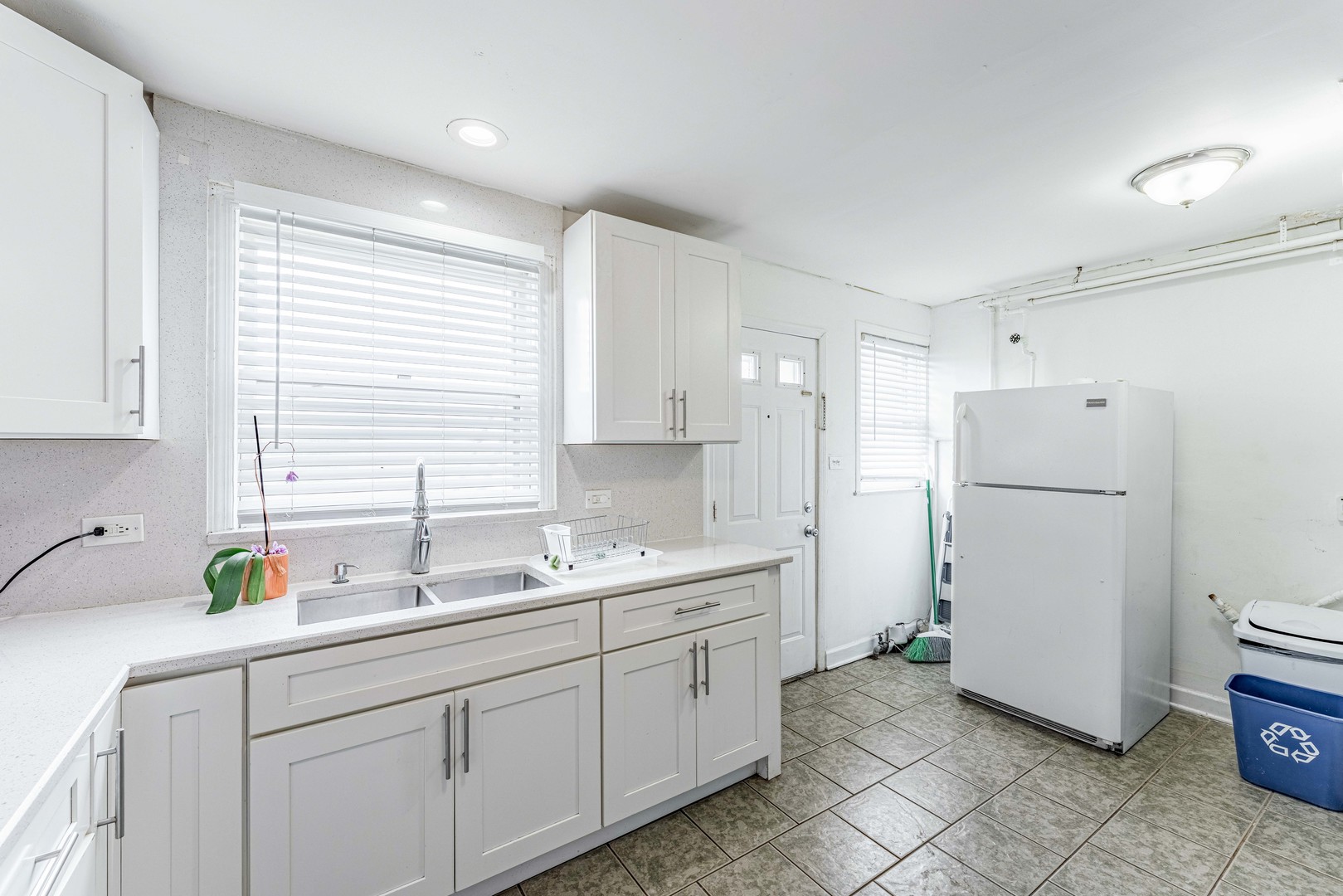 409 Englewood Avenue Property Photo 8