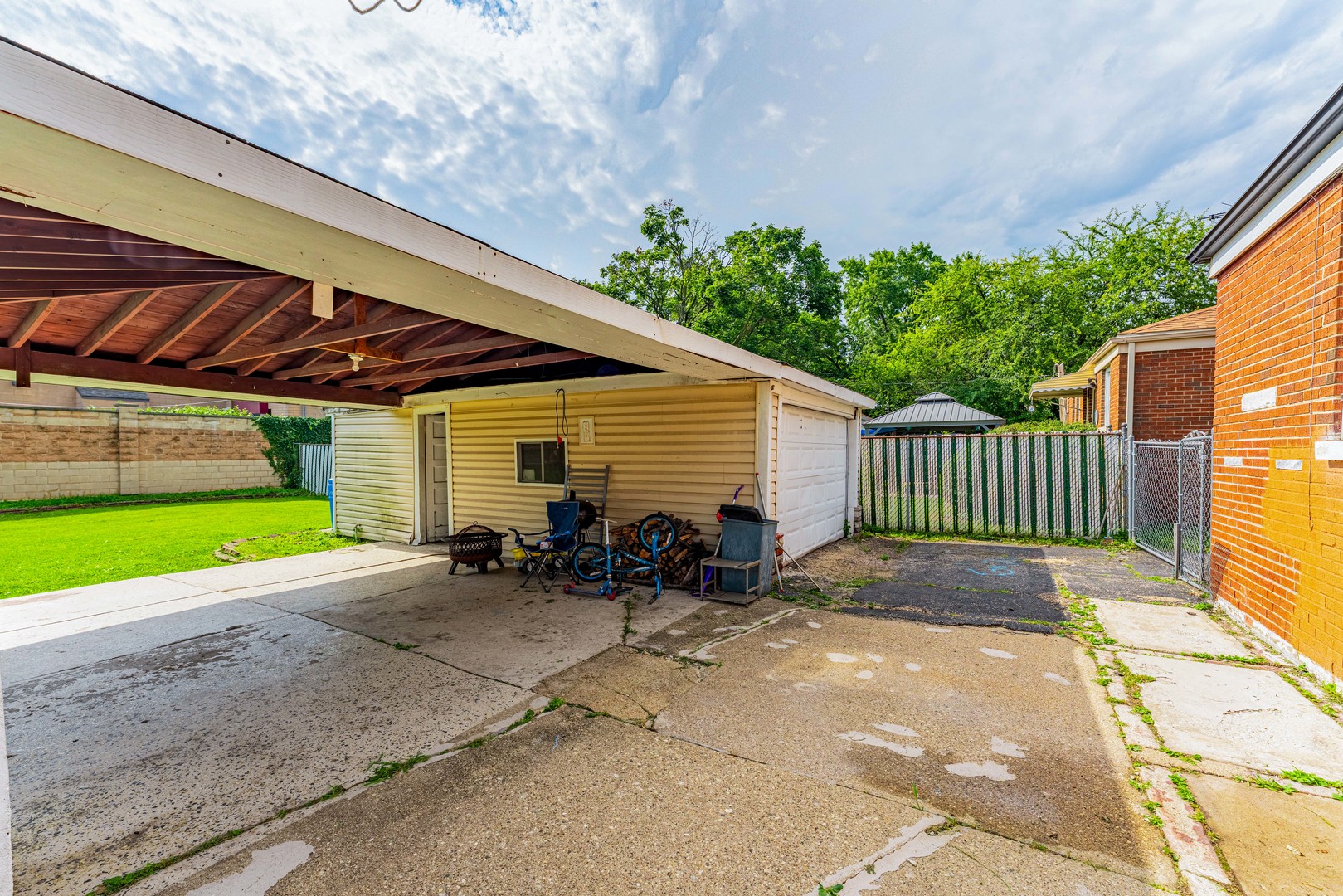 409 Englewood Avenue Property Photo 17