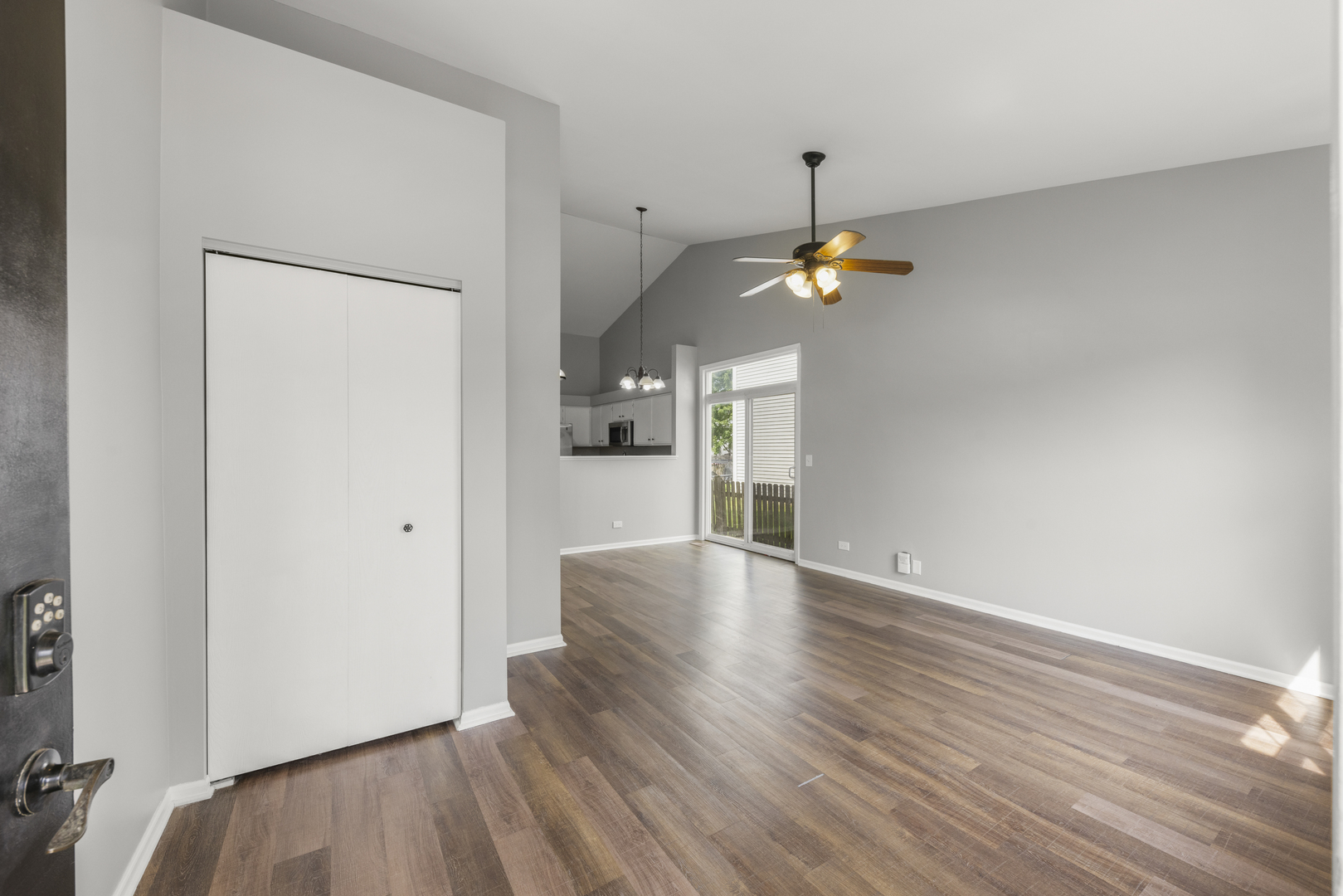 2822 Oakmont Drive Property Photo 2