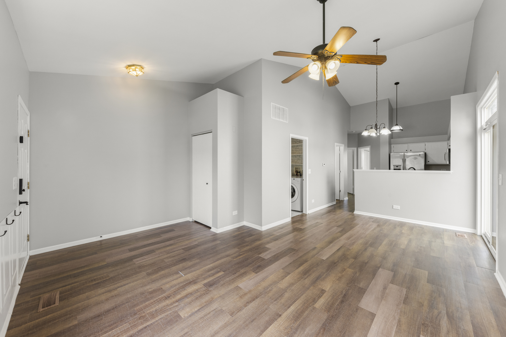 2822 Oakmont Drive Property Photo 3