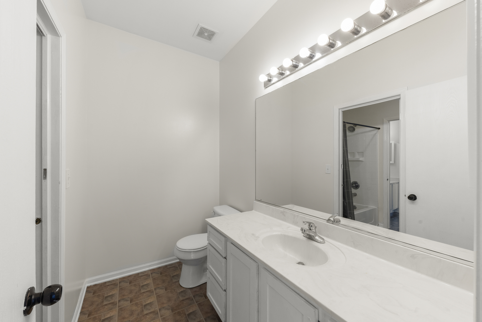 2822 Oakmont Drive Property Photo 13