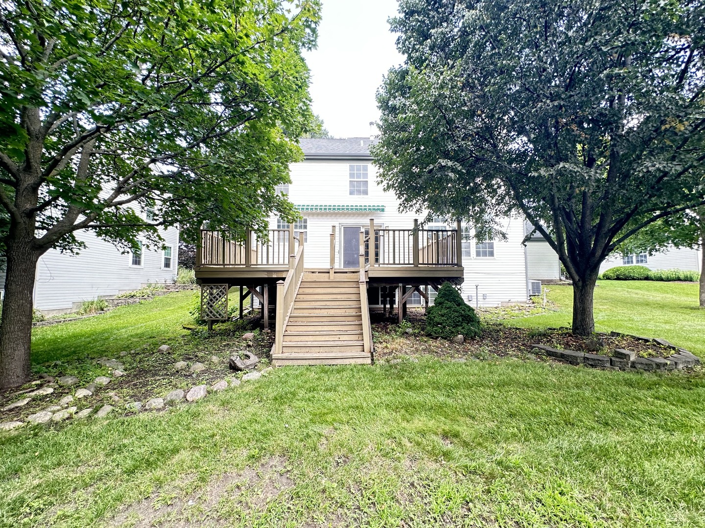 285 Shipland Drive Property Photo 2
