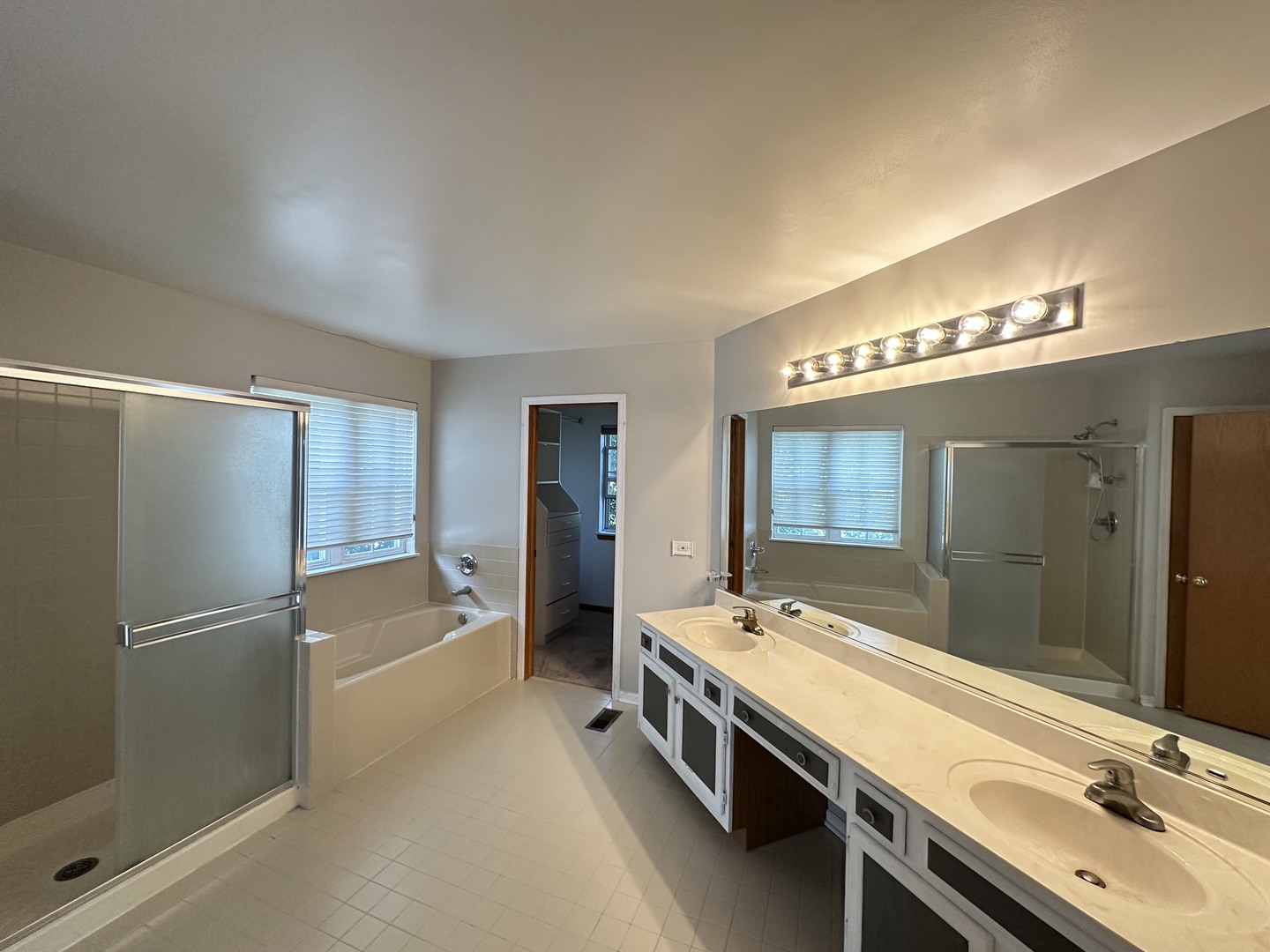 285 Shipland Drive Property Photo 10