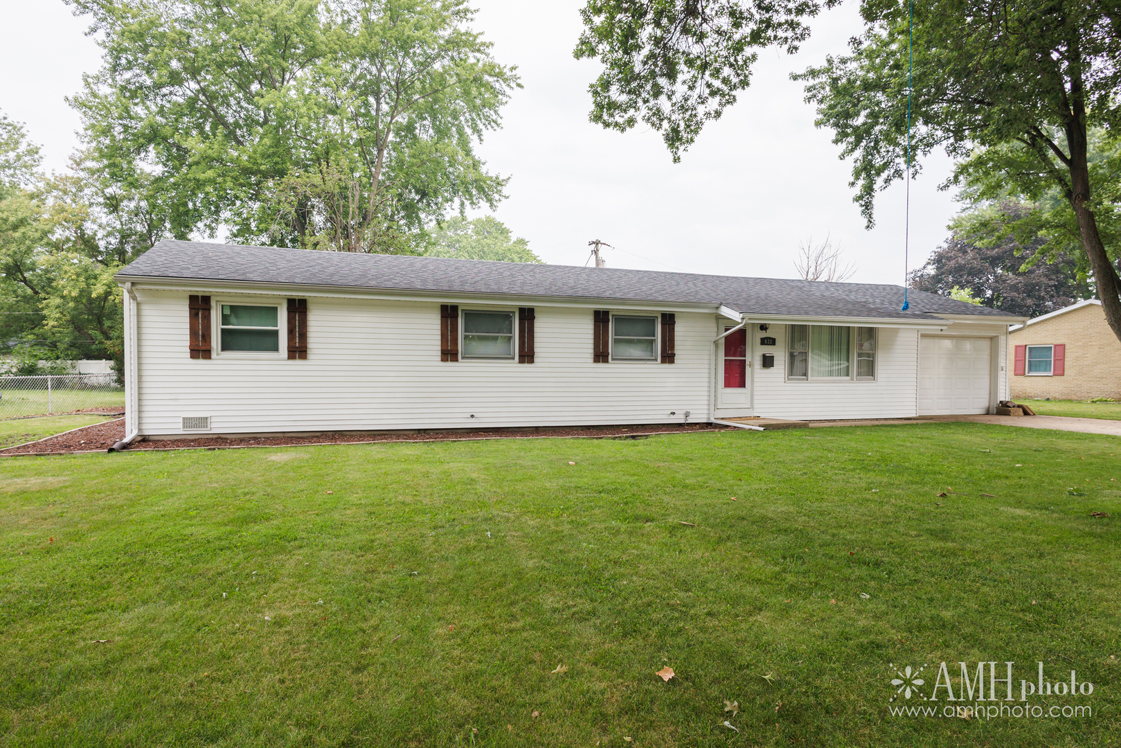 631 Robert Drive Property Photo 1