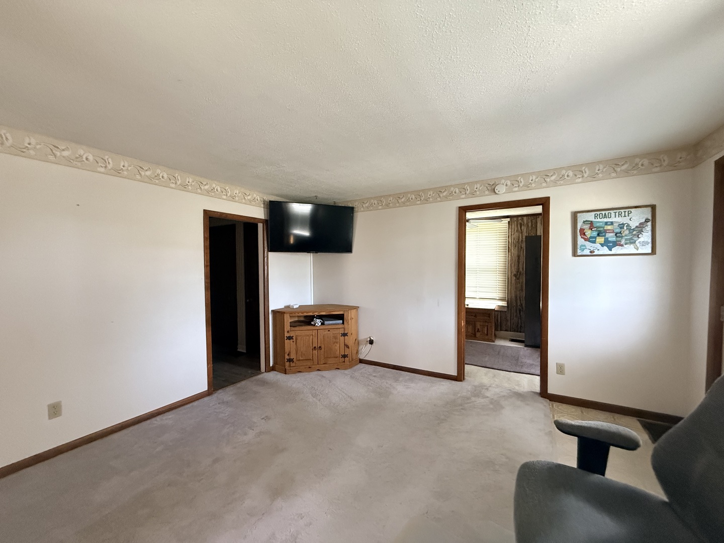 1 E Main Street Property Photo 10