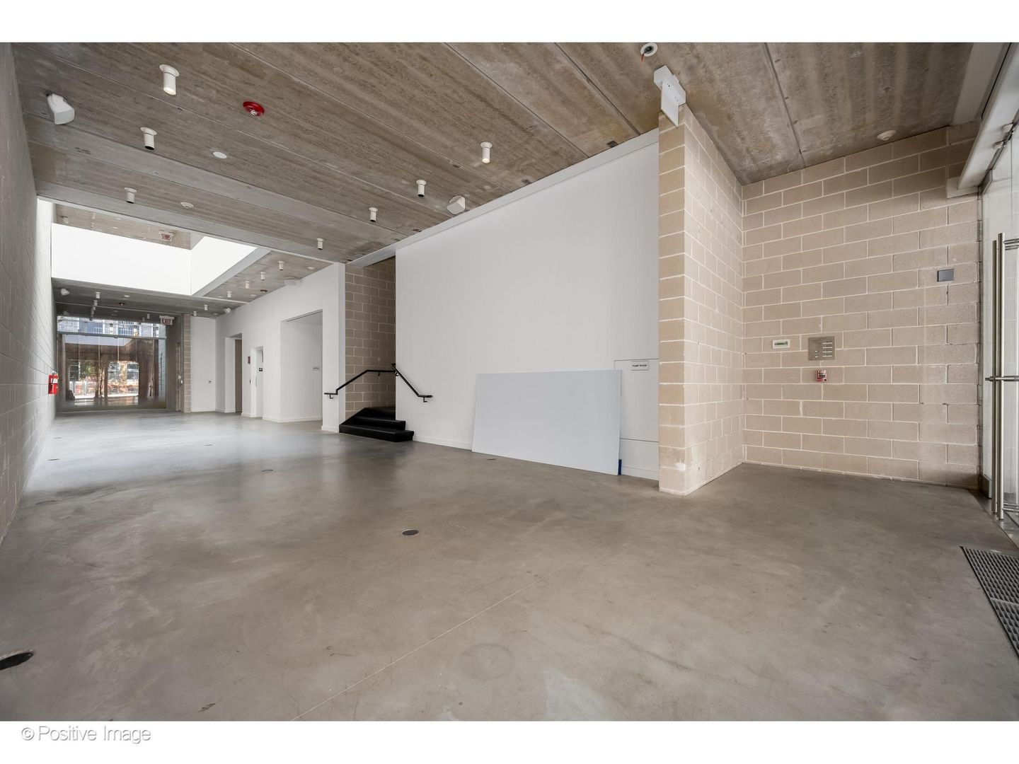 1704 N Damen Avenue Property Photo 3
