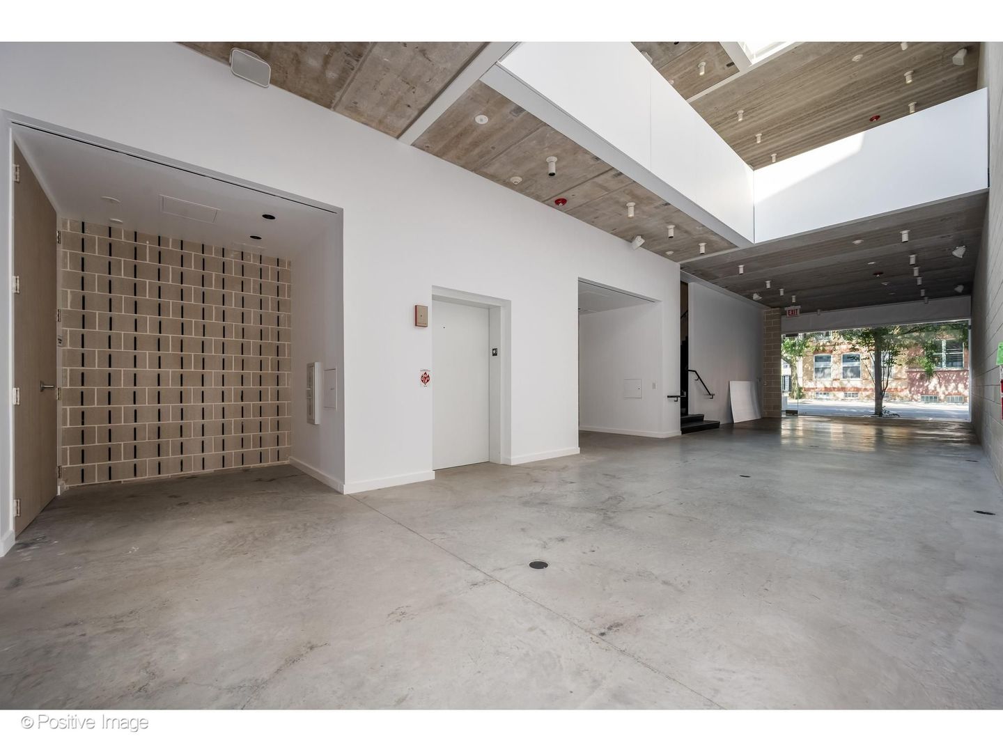 1704 N Damen Avenue Property Photo 6