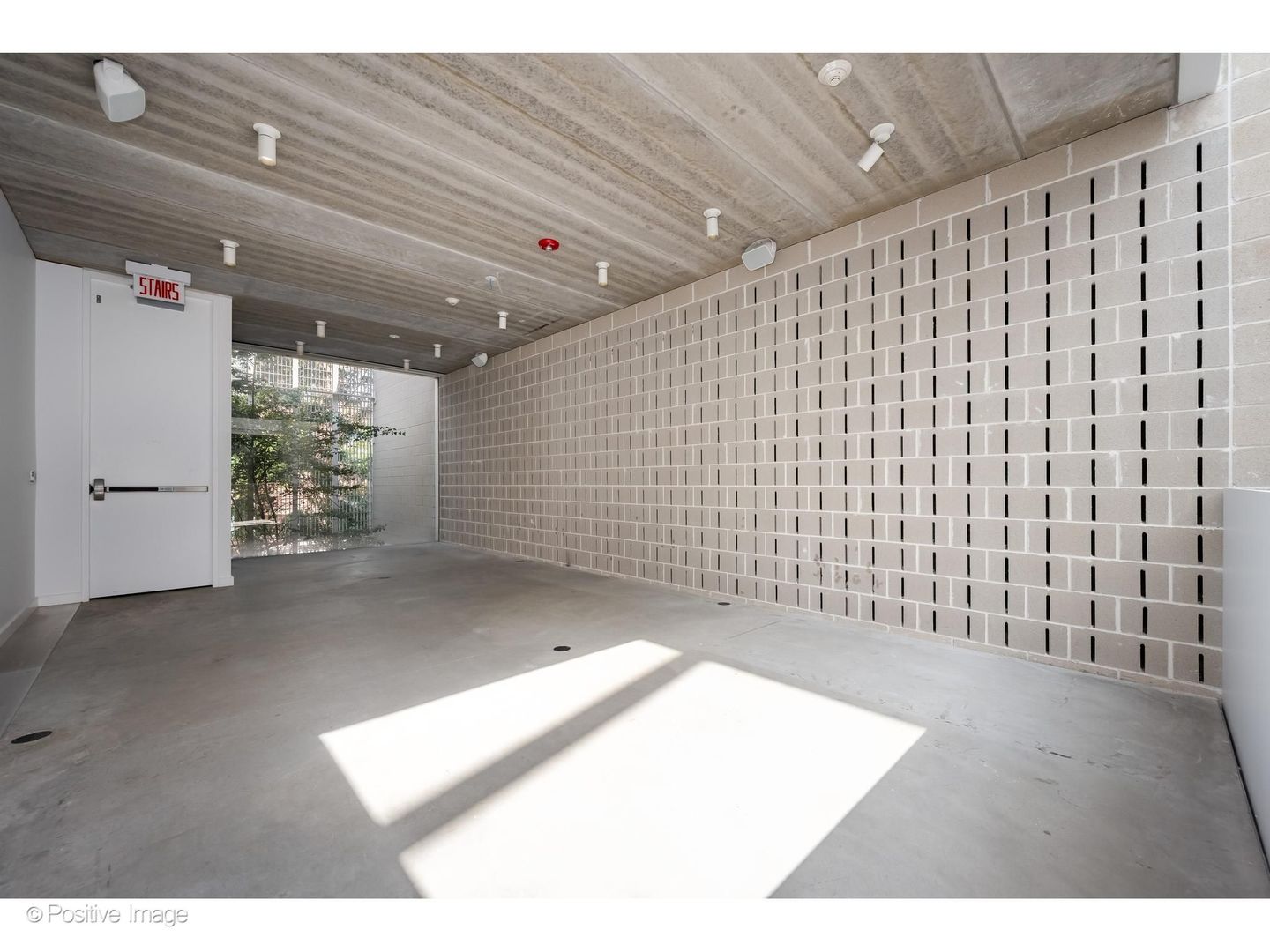 1704 N Damen Avenue Property Photo 8