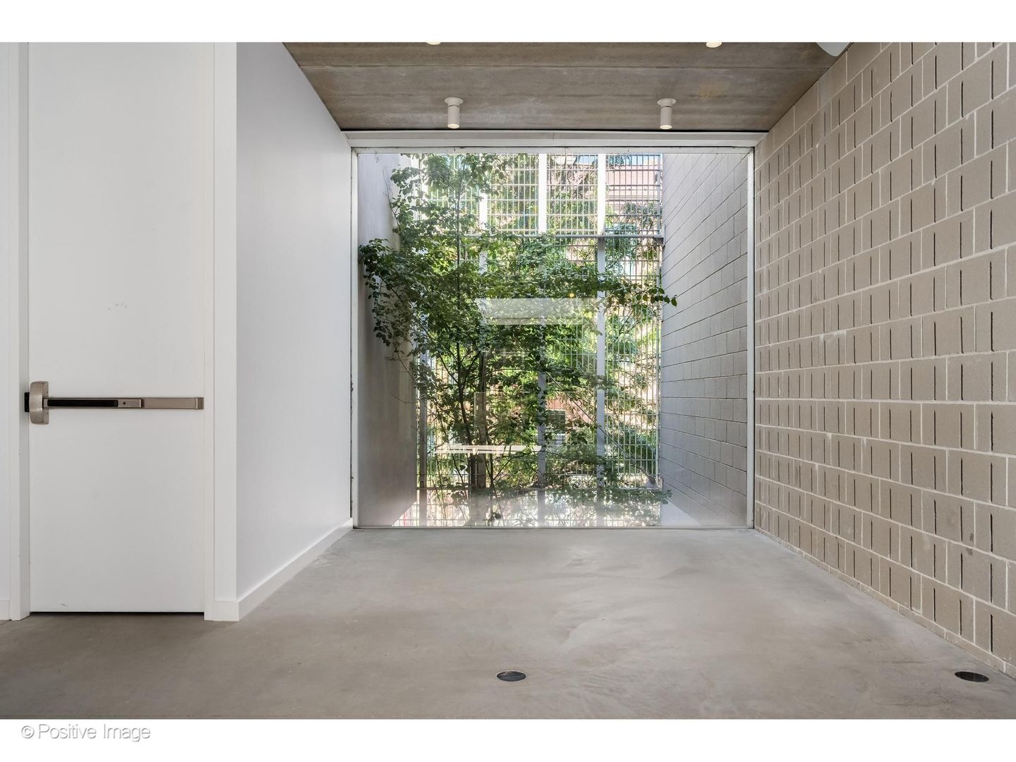 1704 N Damen Avenue Property Photo 9