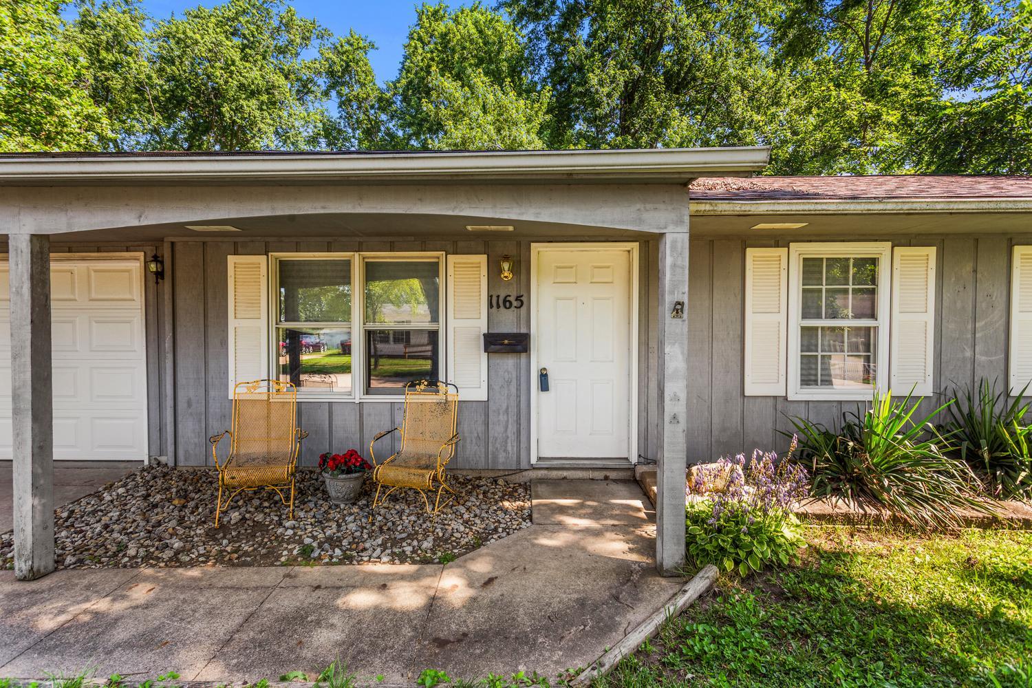 1165 Clark Street Property Photo 3