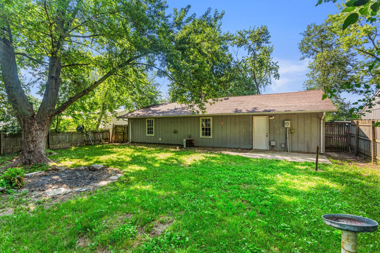 1165 Clark Street Property Photo 4