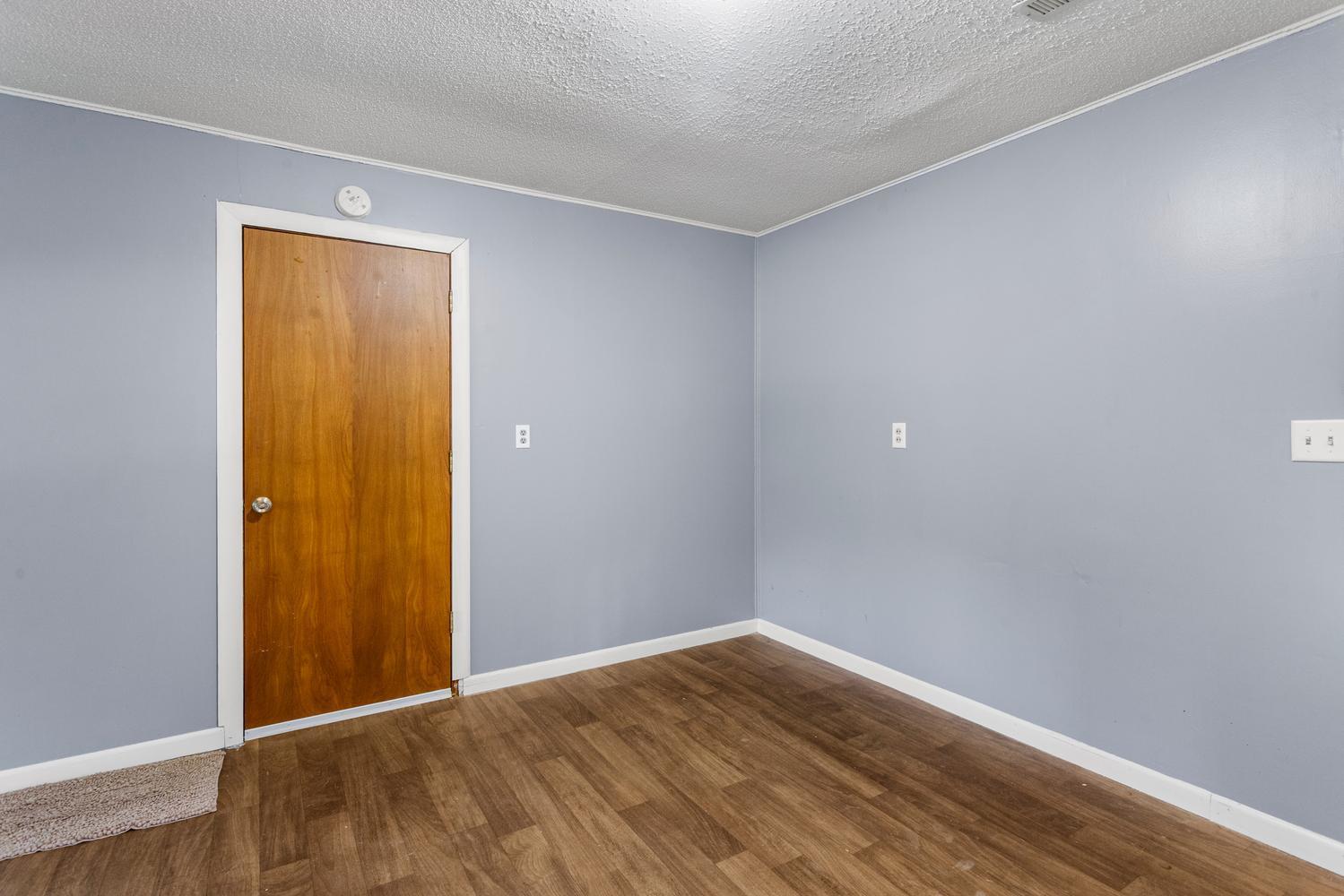 1165 Clark Street Property Photo 14
