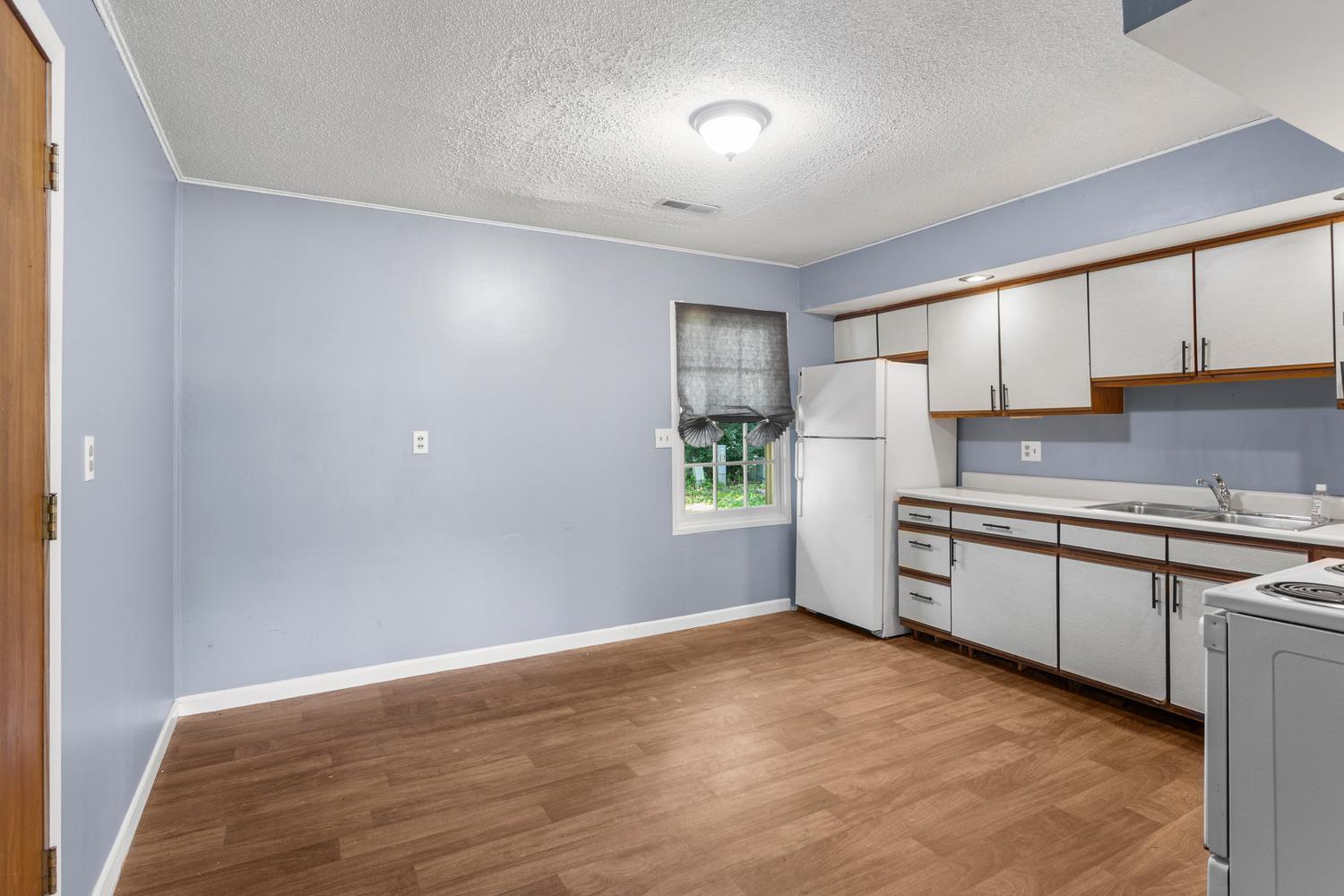 1165 Clark Street Property Photo 15