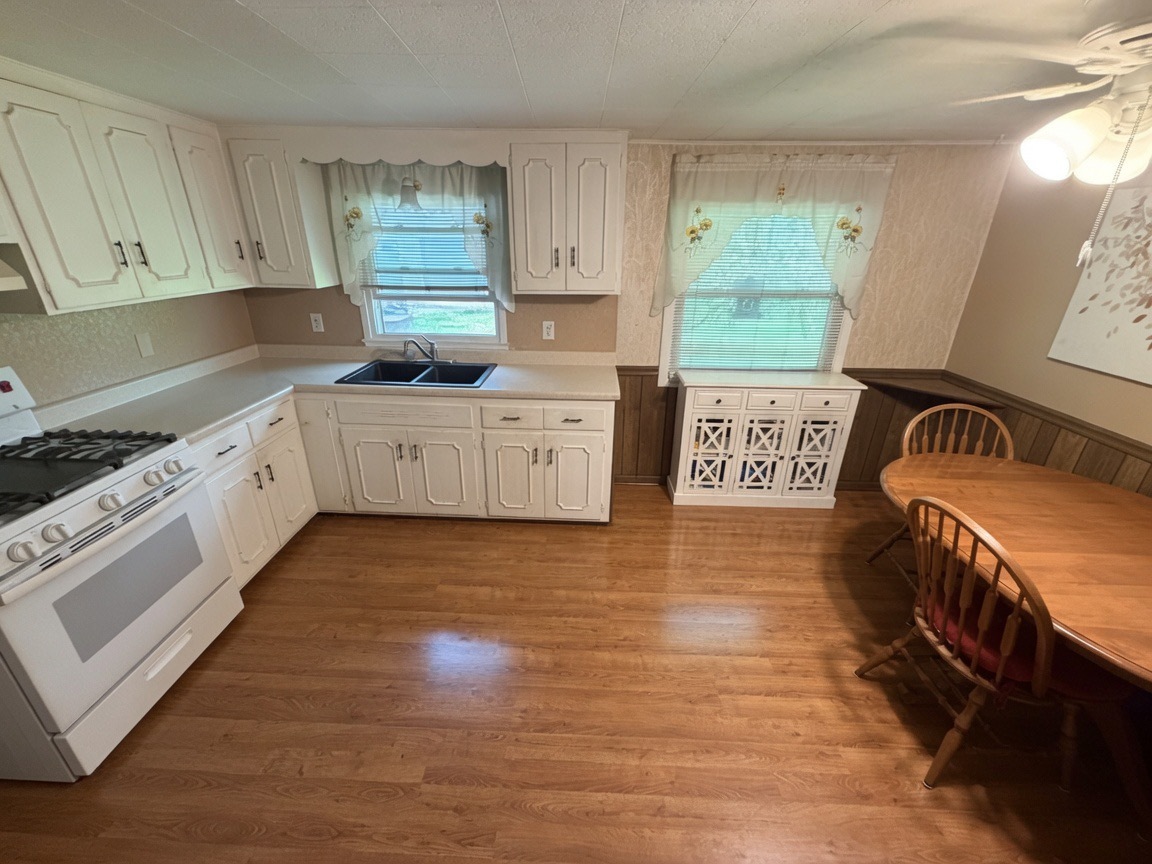 7319 W 109th Place Property Photo 11