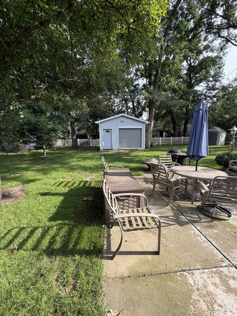 7319 W 109th Place Property Photo 16