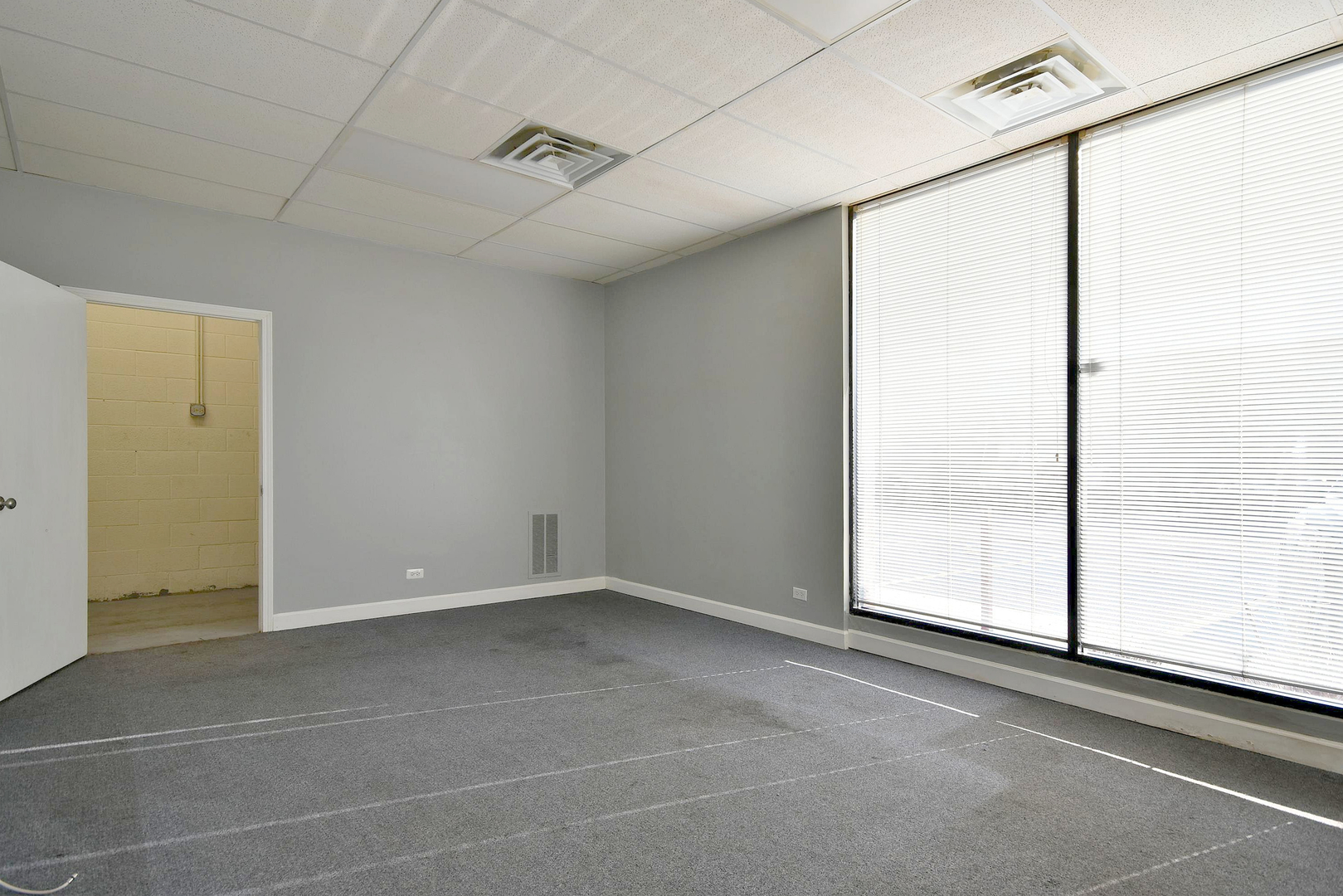 1254 Remington Road B Property Photo 3