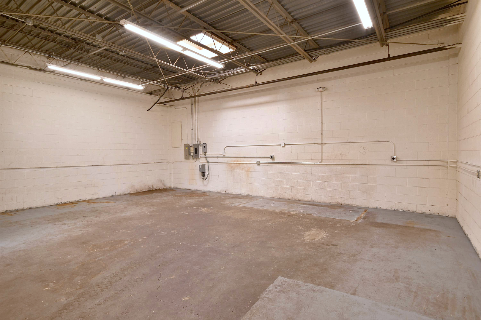 1254 Remington Road B Property Photo 14