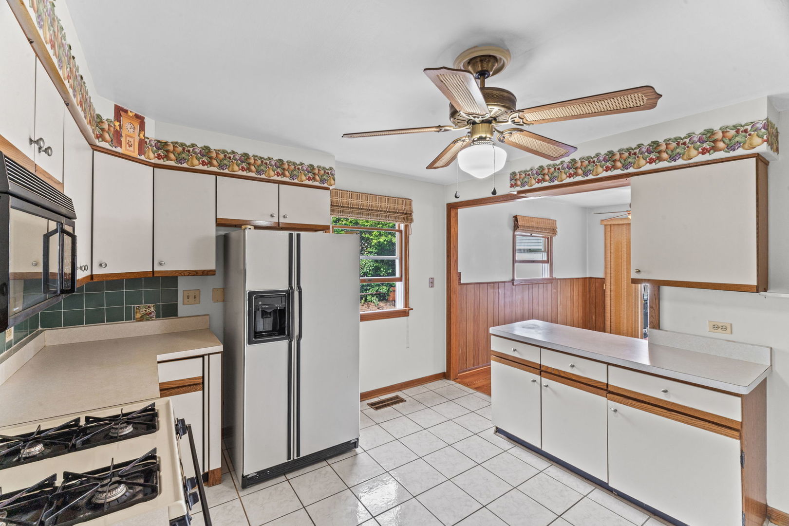 2205 Bluebird Lane Property Photo 5