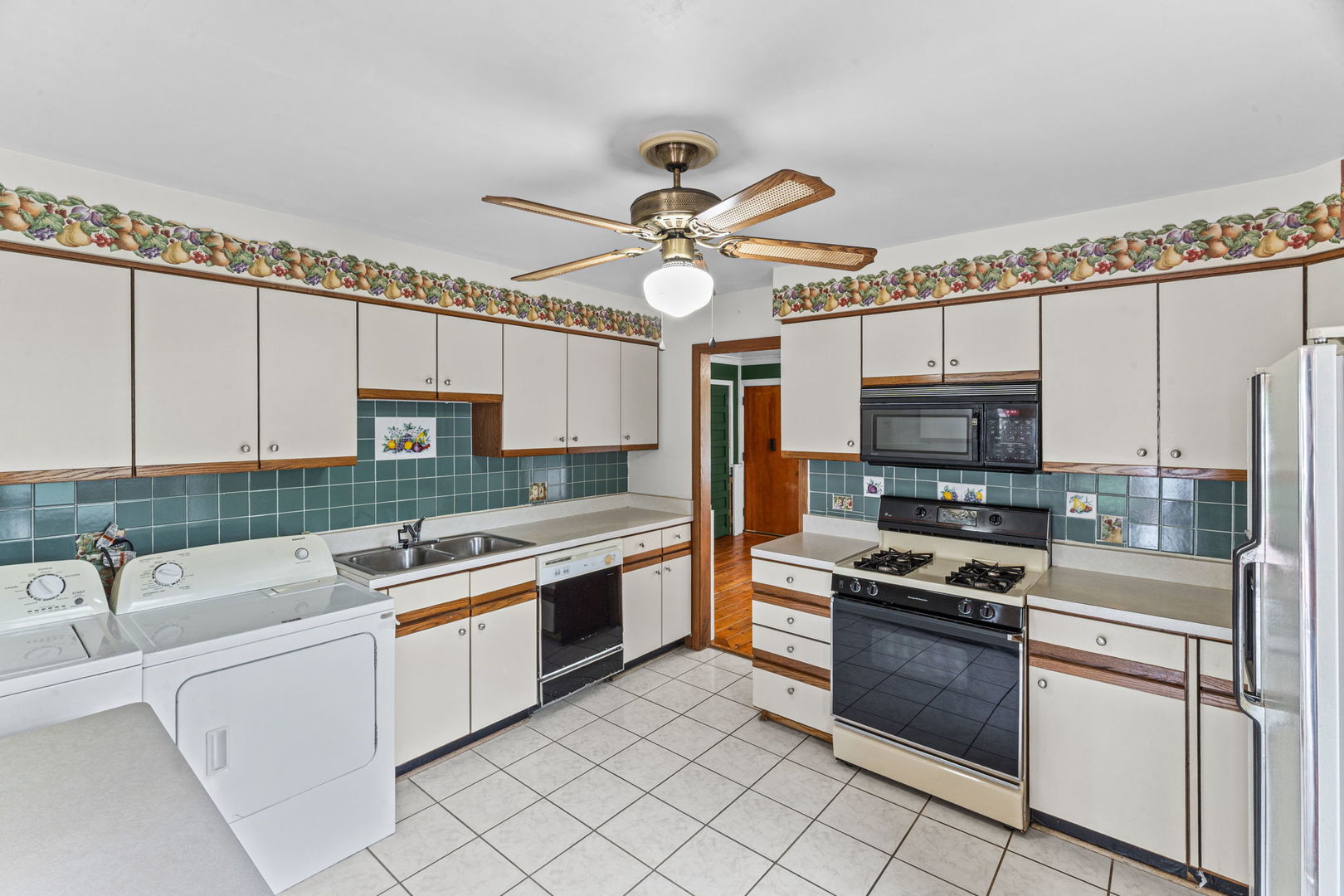 2205 Bluebird Lane Property Photo 6