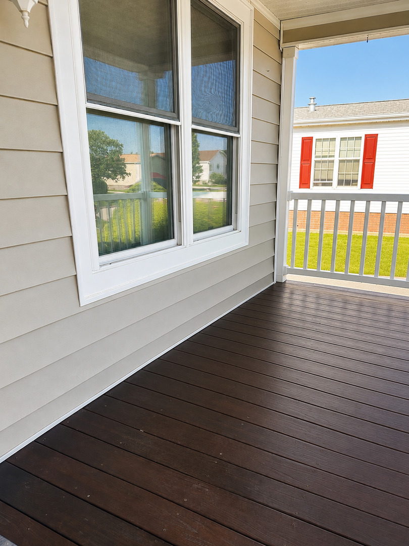 10914 W Kemper Lane Property Photo 4
