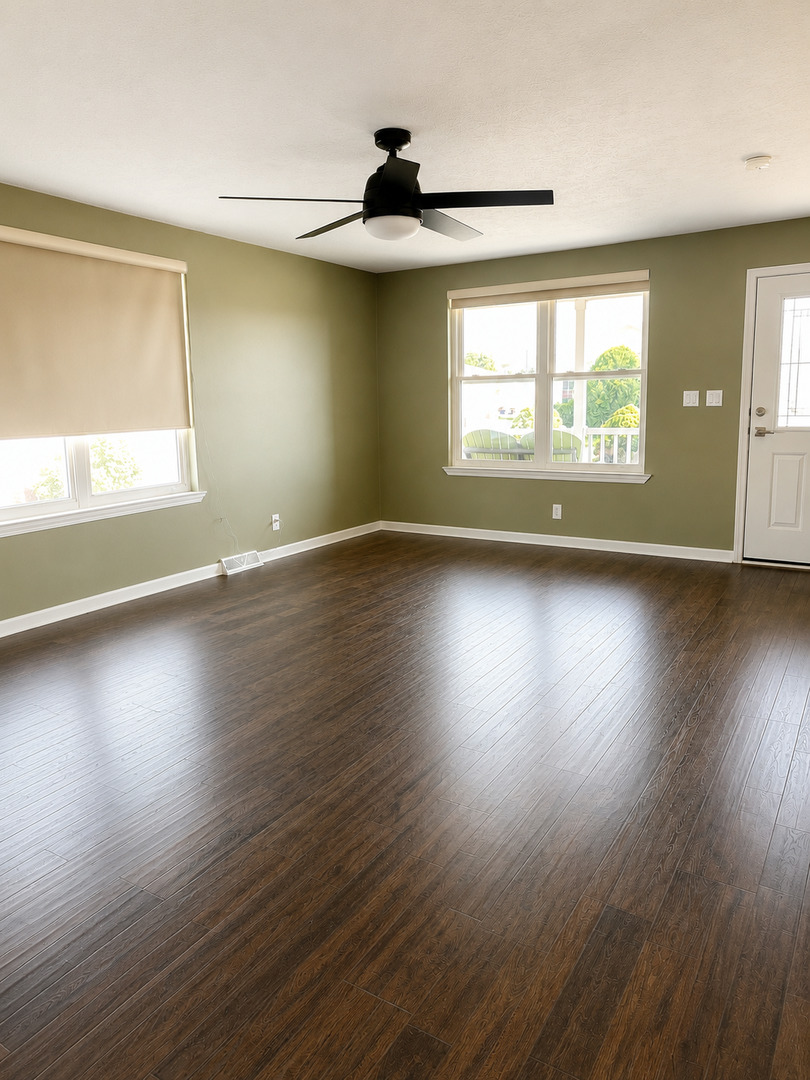 10914 W Kemper Lane Property Photo 7