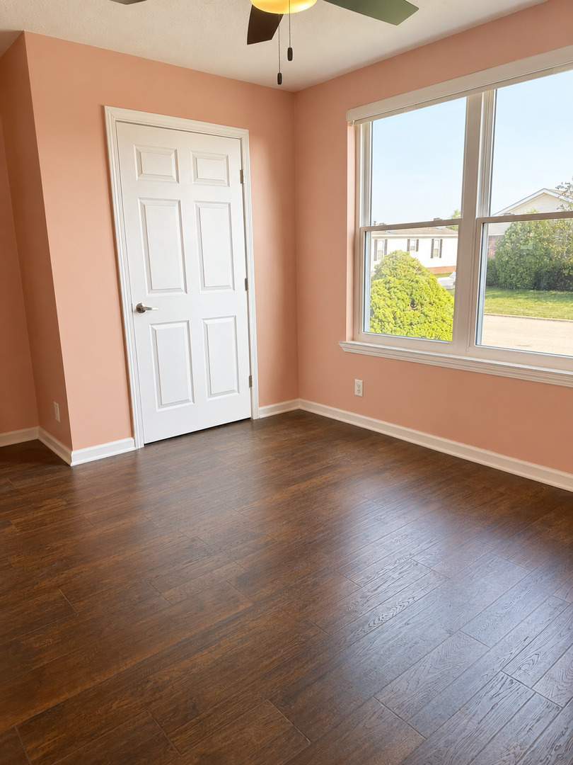 10914 W Kemper Lane Property Photo 12