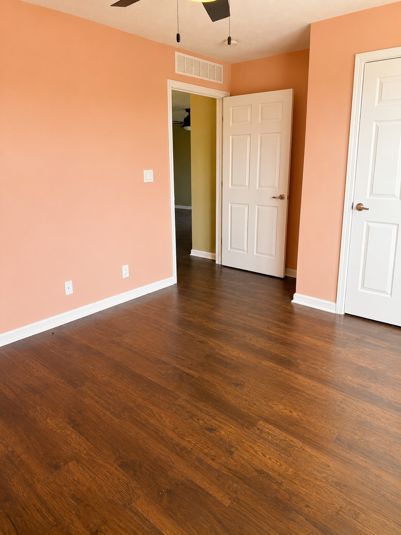 10914 W Kemper Lane Property Photo 13