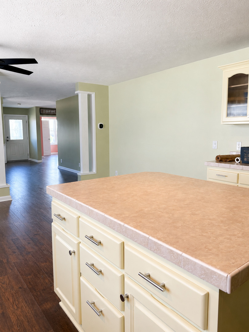 10914 W Kemper Lane Property Photo 18