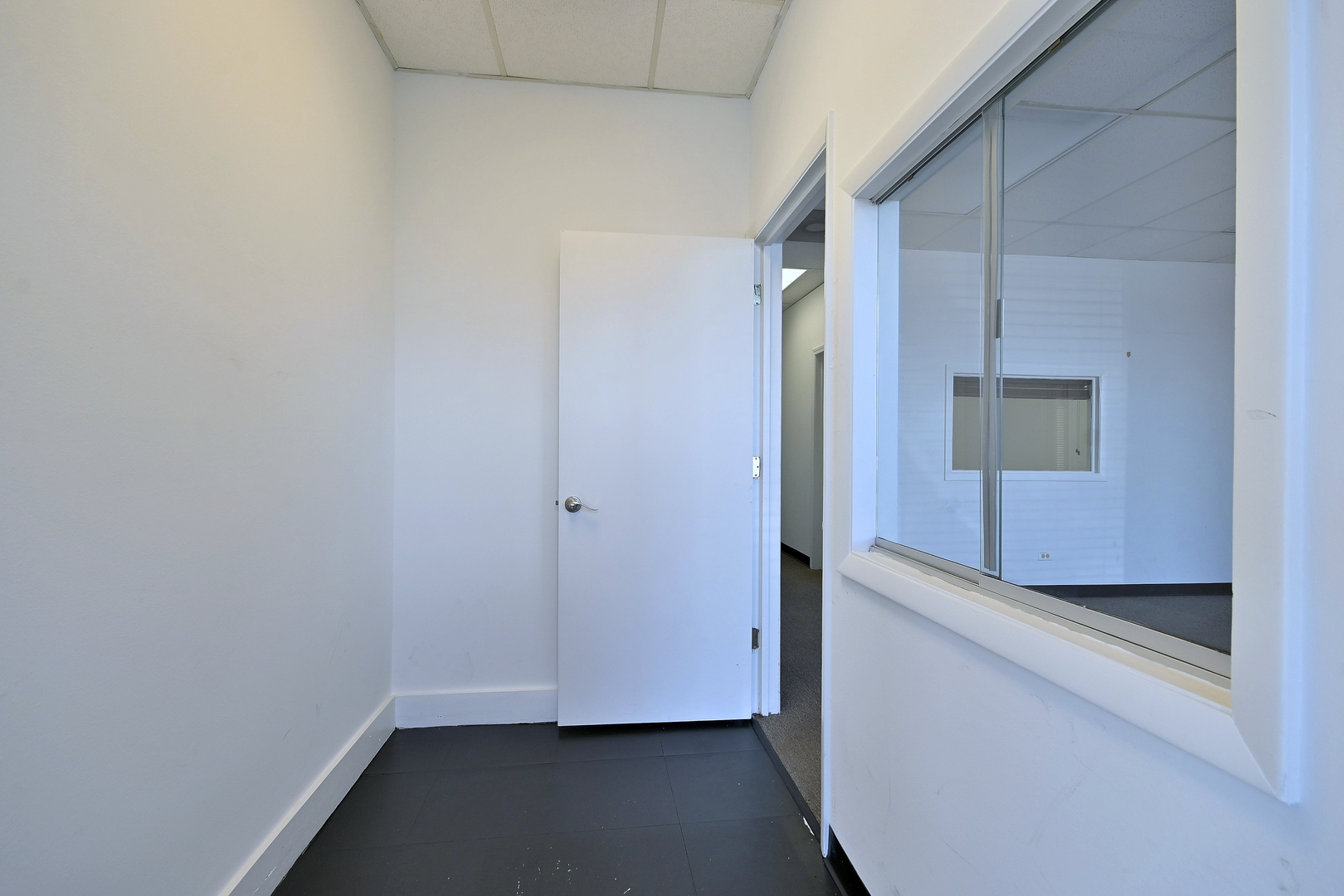 1238 Remington Road Property Photo 4