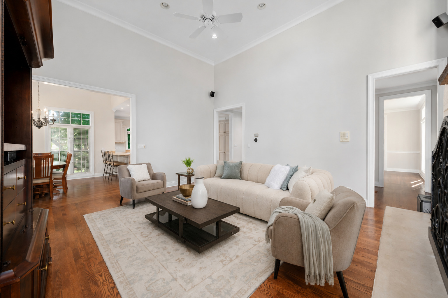 130 S Madison Street Property Photo 6