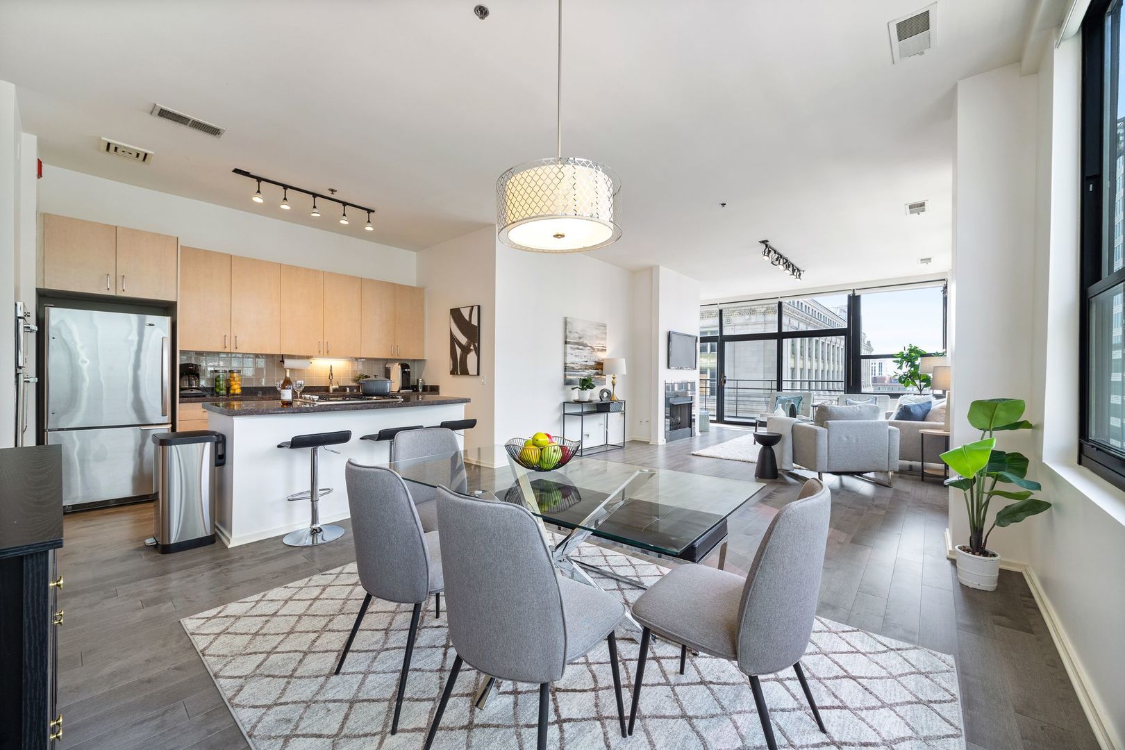130 S Canal Street 803 Property Photo 6